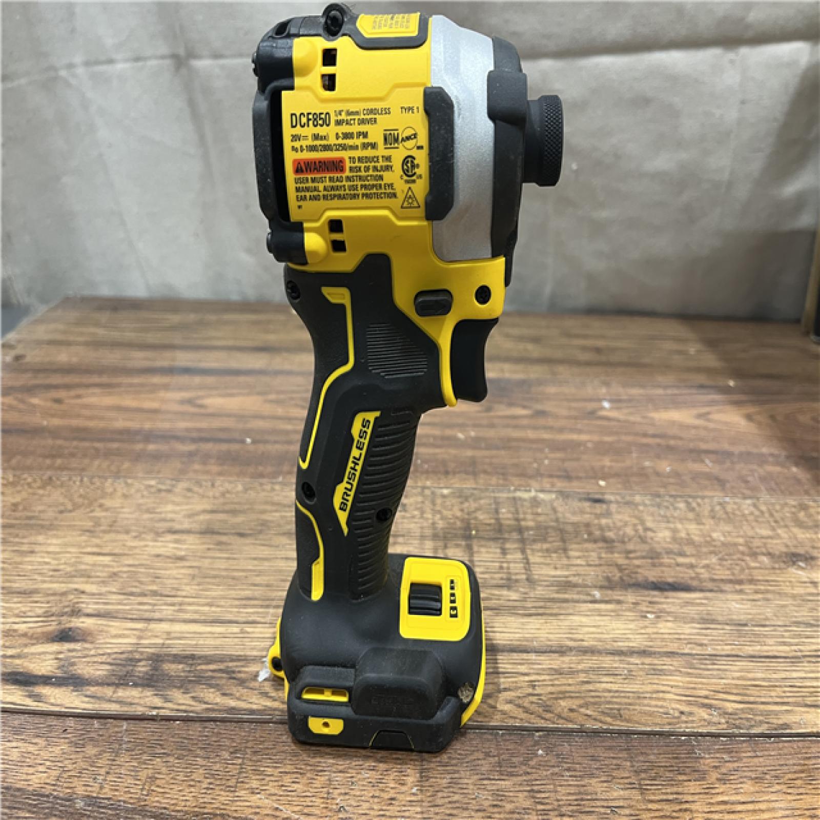 AS-IS DEWALT ATOMIC 20V MAX Lithium-Ion Cordless 1/4 in. Brushless Impact Driver Kit, 5 Ah Battery, Charger, and Bag