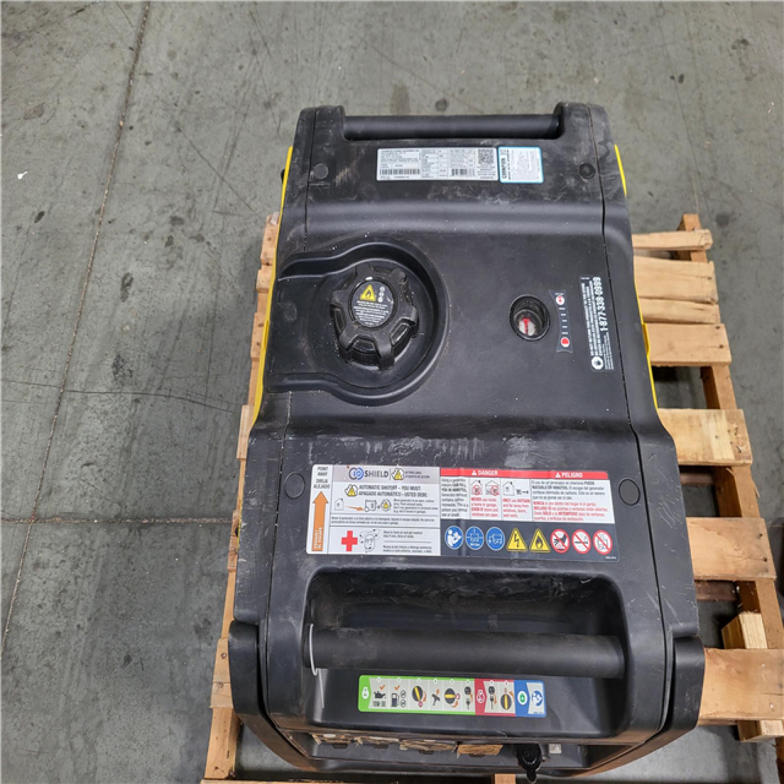 CALIFORNIA AS-IS CHAMPION 6500-Watt Recoil Start Gasoline and Propane Powered Dual Fuel Inverter Portable Generator