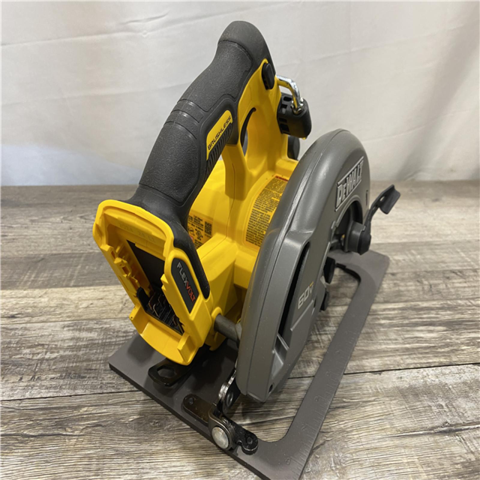 AS-IS DEWALT FLEXVOLT 60V MAX Cordless Brushless 7-1/4 in. Circular Saw with Brake (Tool Only)