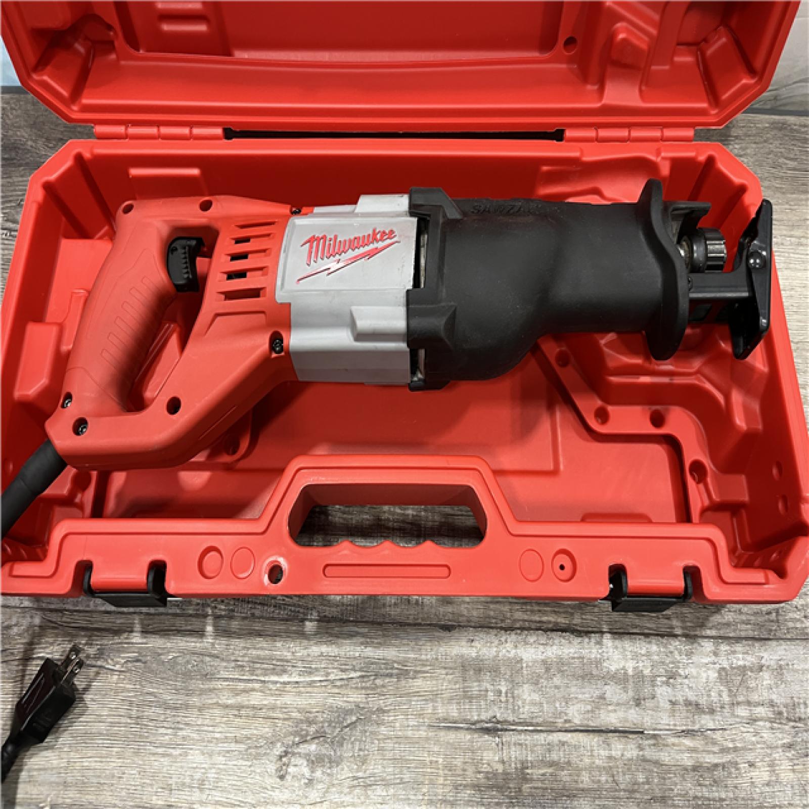 AS-IS Milwaukee 12 Amp SAWZALL Reciprocating Saw with Case