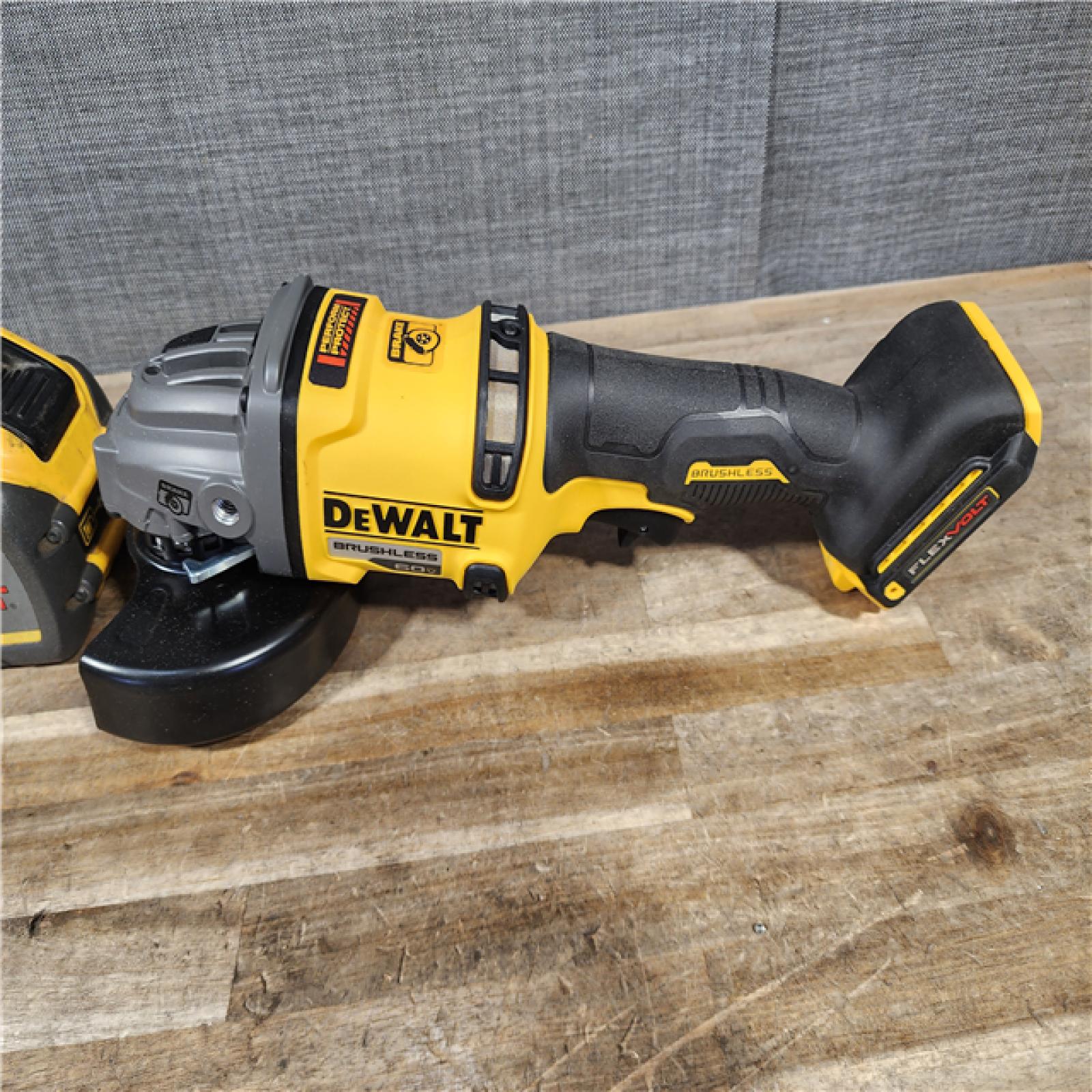 HOUSTON LOCATION - AS-IS DeWalt FLEXVOLT 60V Cordless 4-1/2 to 6 in. Grinder Kit (Battery & Charger)