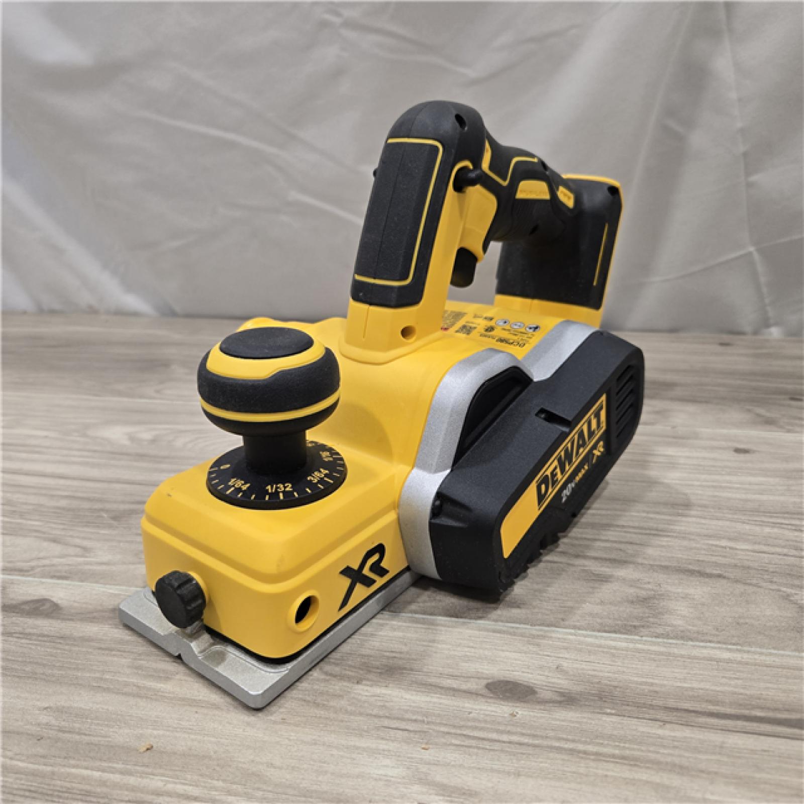 AS-IS DEWALT DCP580B 20V MAX Planer (Tool-Only)