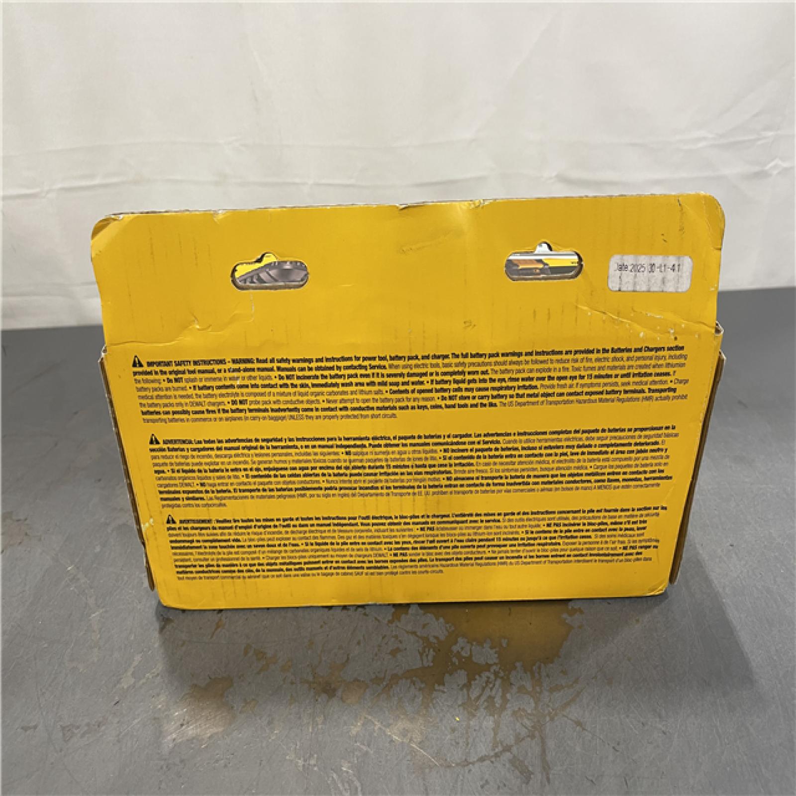 New! - DEWALT FLEXVOLT 20V/60V MAX Lithium-Ion 6.0Ah Battery Pack with 6 Amp Output Charger