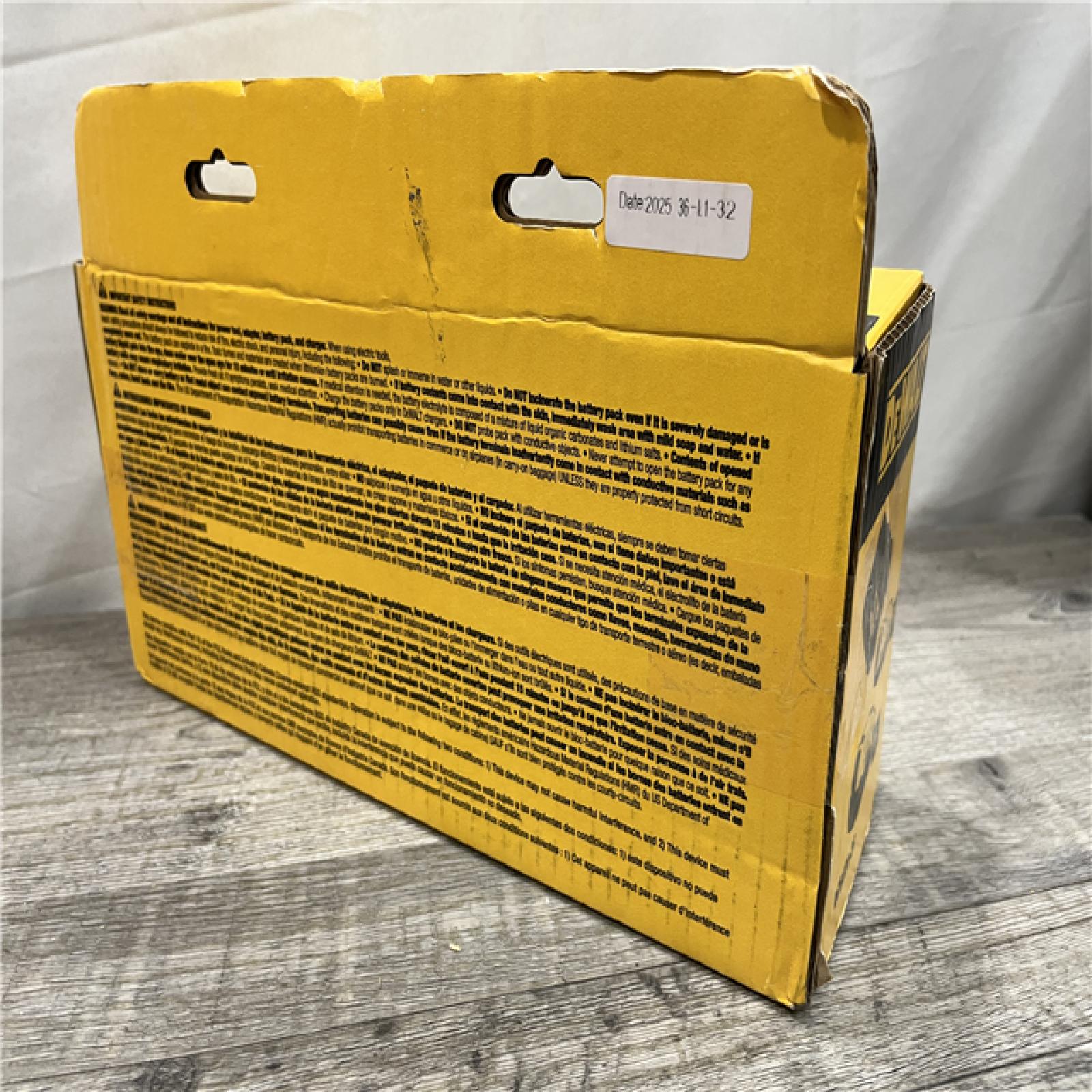 NEW - DEWALT 20V MAX Lithium-Ion Battery Kit with 5.0Ah and 2.0Ah Battery and Charger