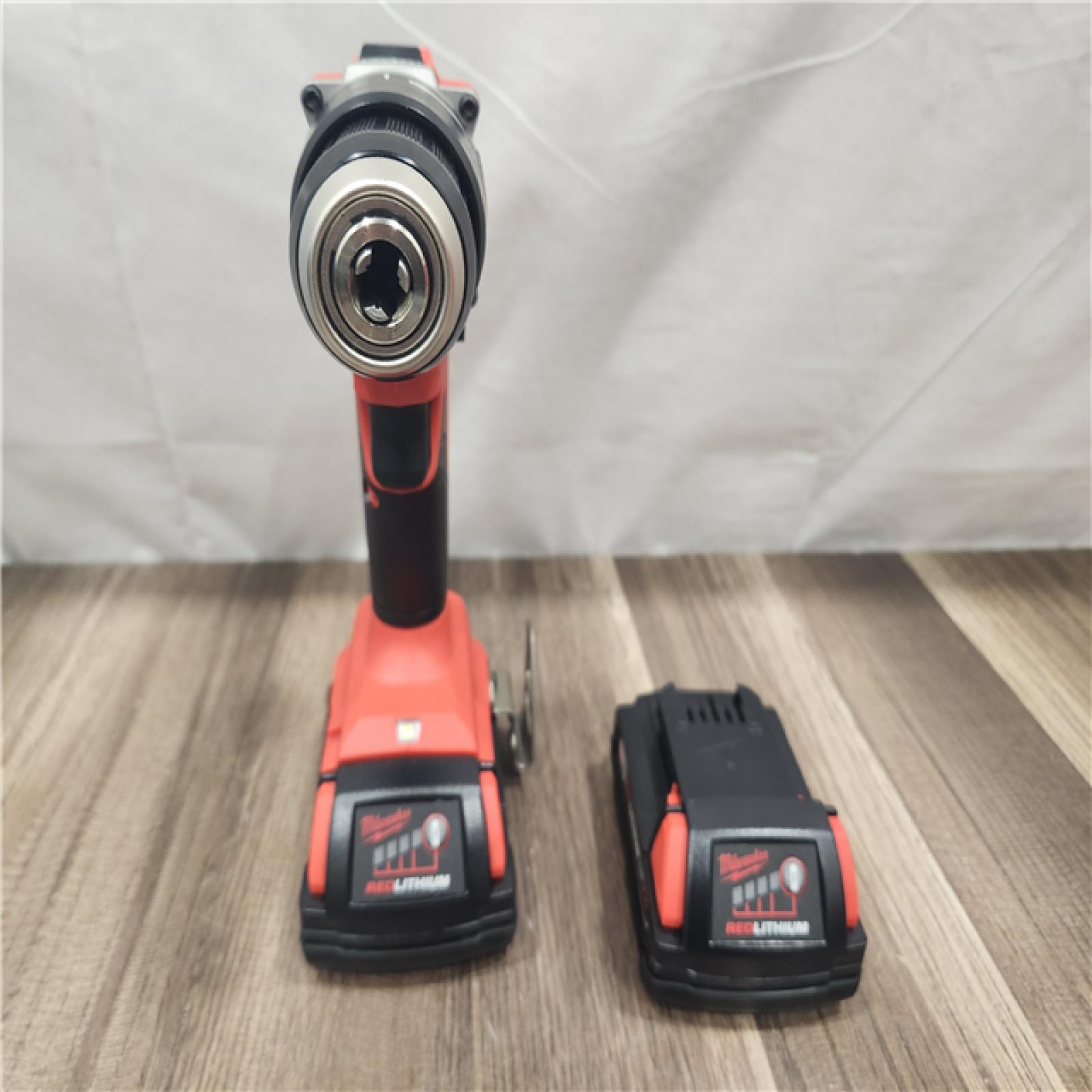 AS-IS- Milwaukee M18 18V Drill/Driver Kit