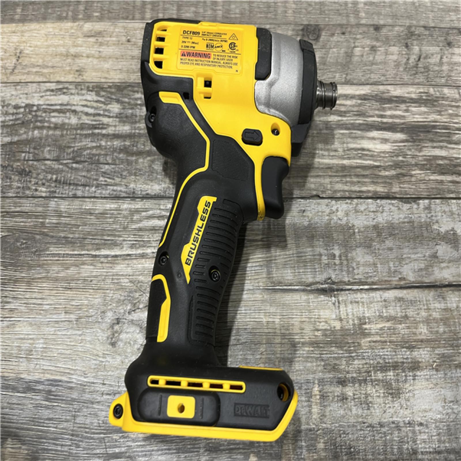AS-IS DEWALT Atomic 20V Max Lithium-Ion Brushless Cordless Compact 1/4 in. Impact Driver Kit
