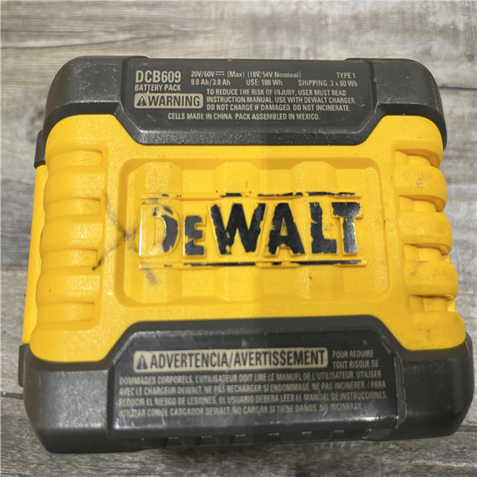AS-IS DEWALT 20V/60V MAX FLEXVOLT Lithium-Ion 9.0Ah Battery and Charger Starter Kit