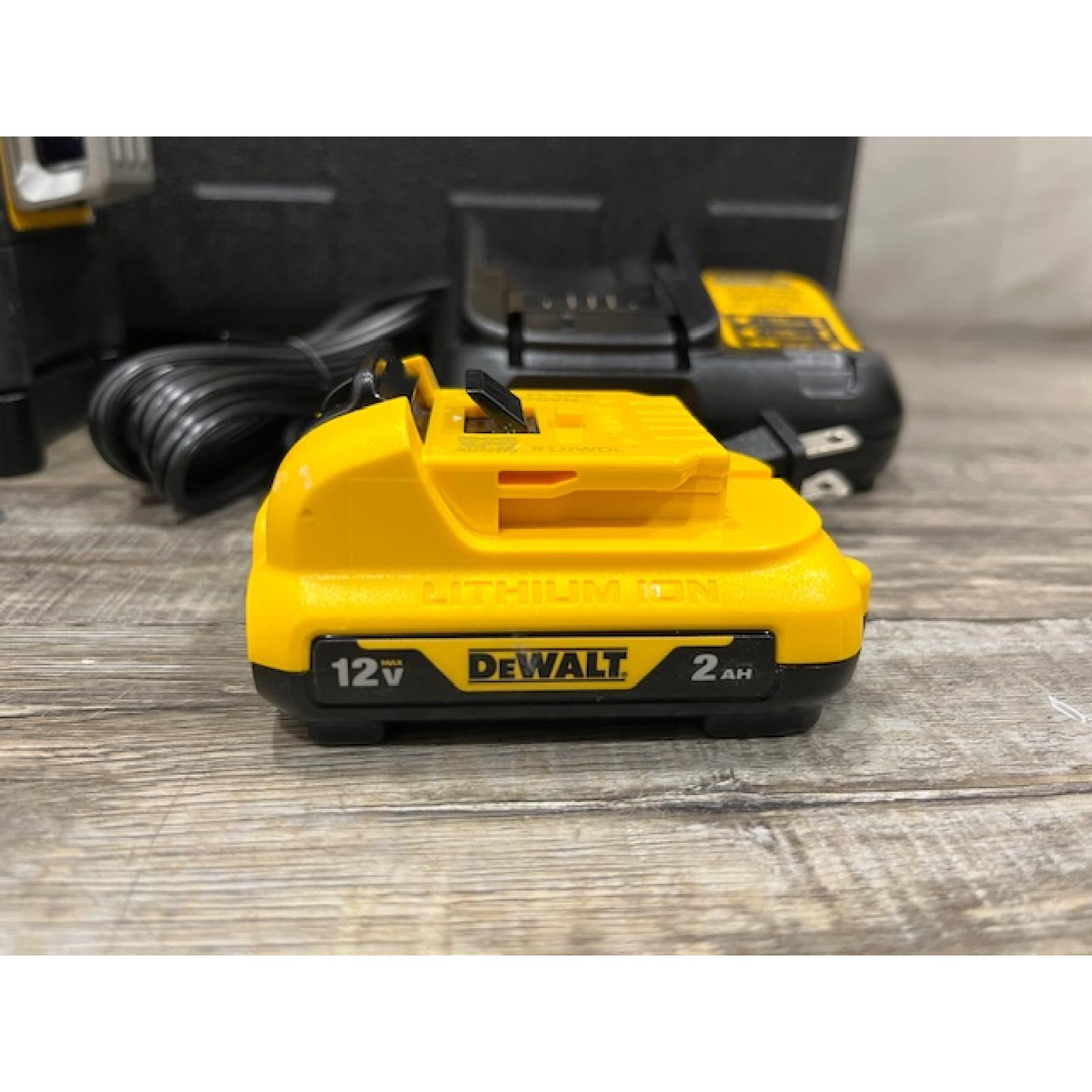 AS-IS DEWALT 12V MAX Lithium-Ion 100 ft. Green Self-Leveling 3-Beam 360 Degree Laser Level Kit