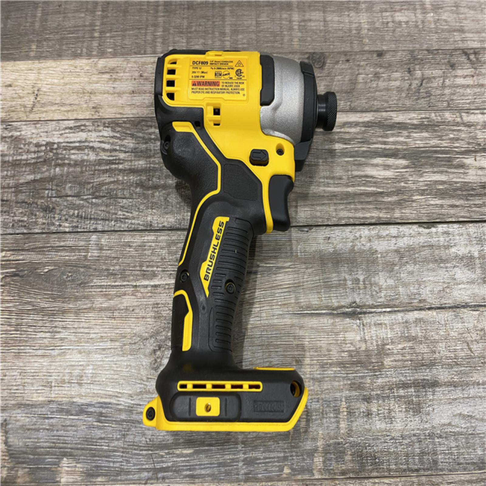 AS-IS DEWALT Atomic 20V Max Lithium-Ion Brushless Cordless Compact 1/4 in. Impact Driver Kit
