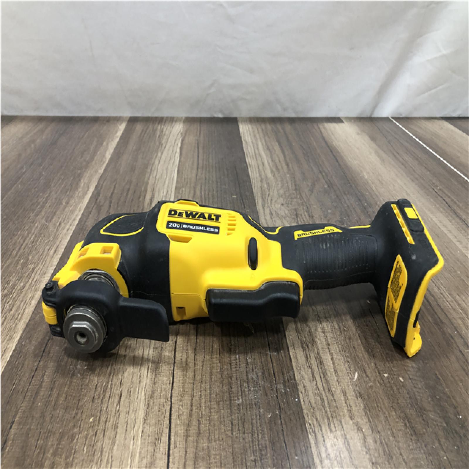 AS-IS DEWALT ATOMIC 20V MAX Lithium-Ion Cordless Brushless Oscillating Tool Kit