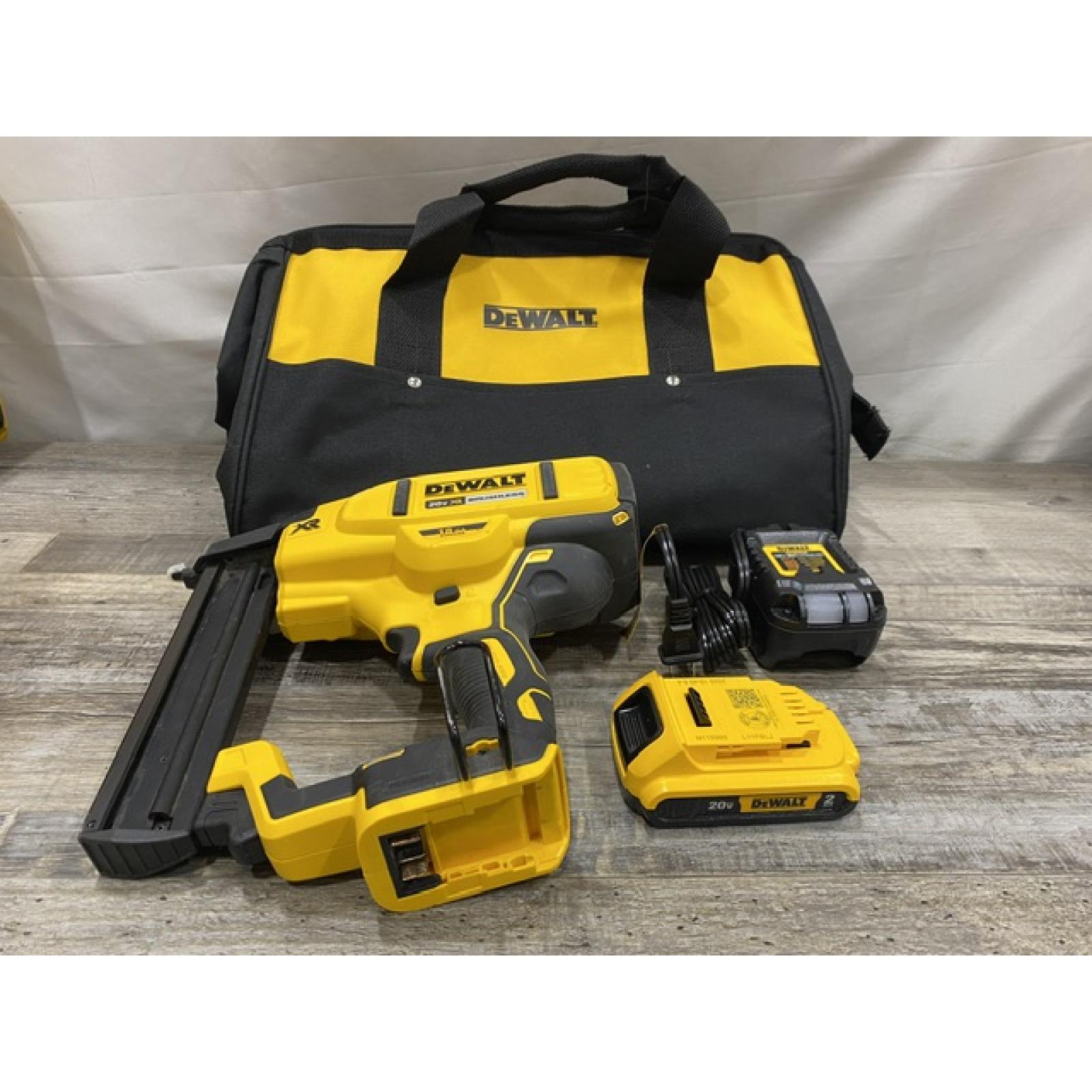 AS-IS DEWALT 20V MAX XR Lithium-Ion Cordless 18-Gauge Narrow Crown Stapler Kit