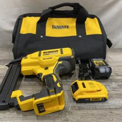 AS-IS DEWALT 20V MAX XR Lithium-Ion Cordless 18-Gauge Narrow Crown Stapler Kit