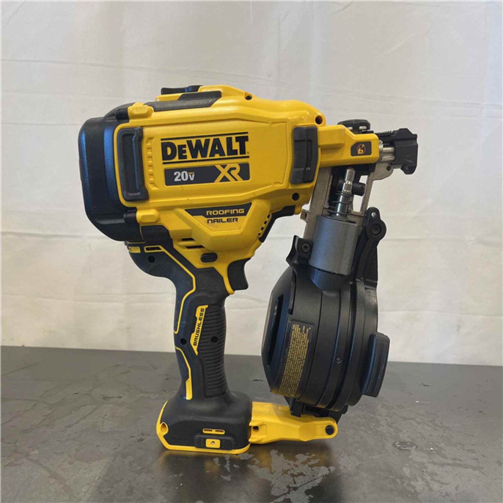 AS-IS- DEWALT 20V MAX Roofing Nailer And Cnarger