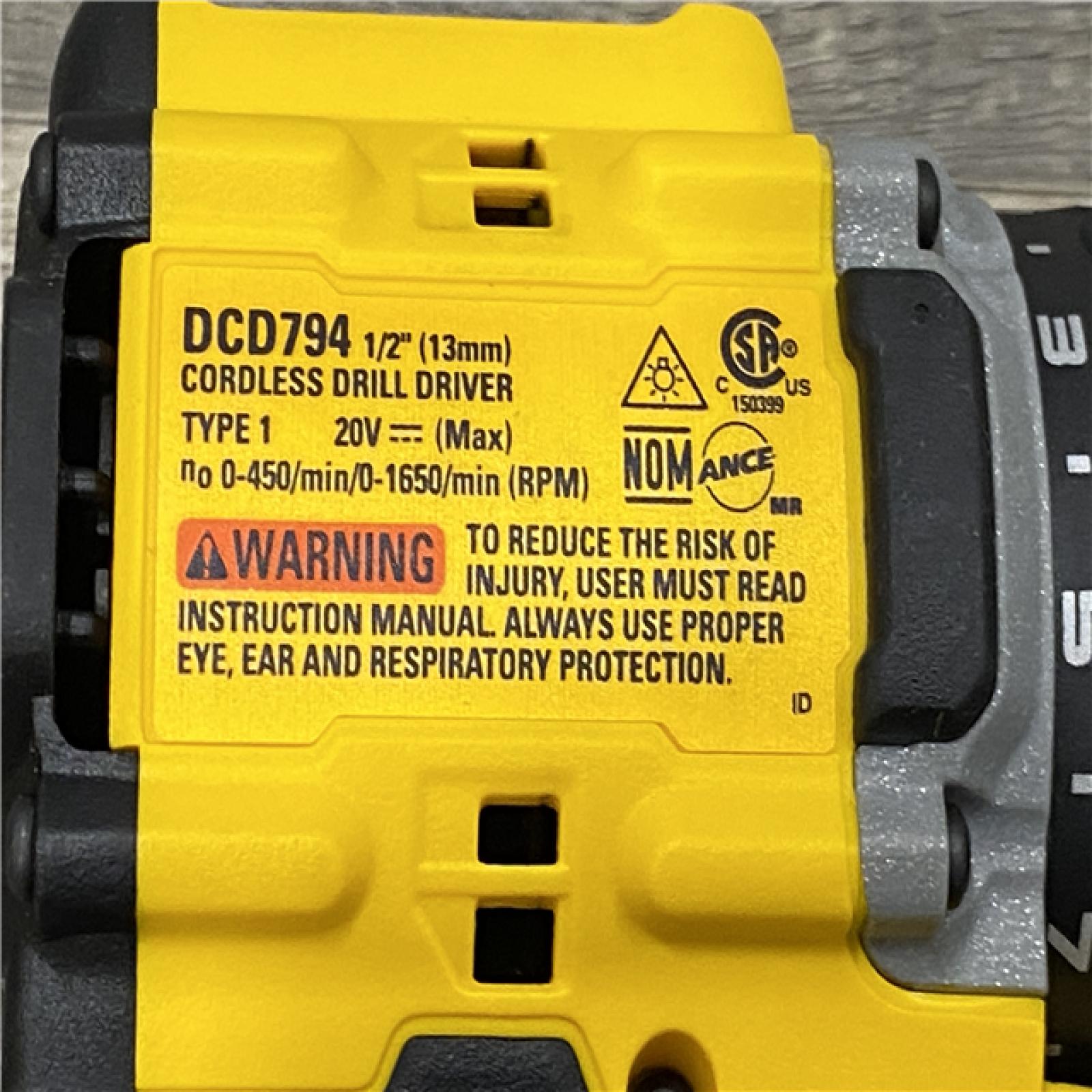 AS-IS DEWALT ATOMIC 20-Volt MAX Lithium-Ion Cordless Combo Kit