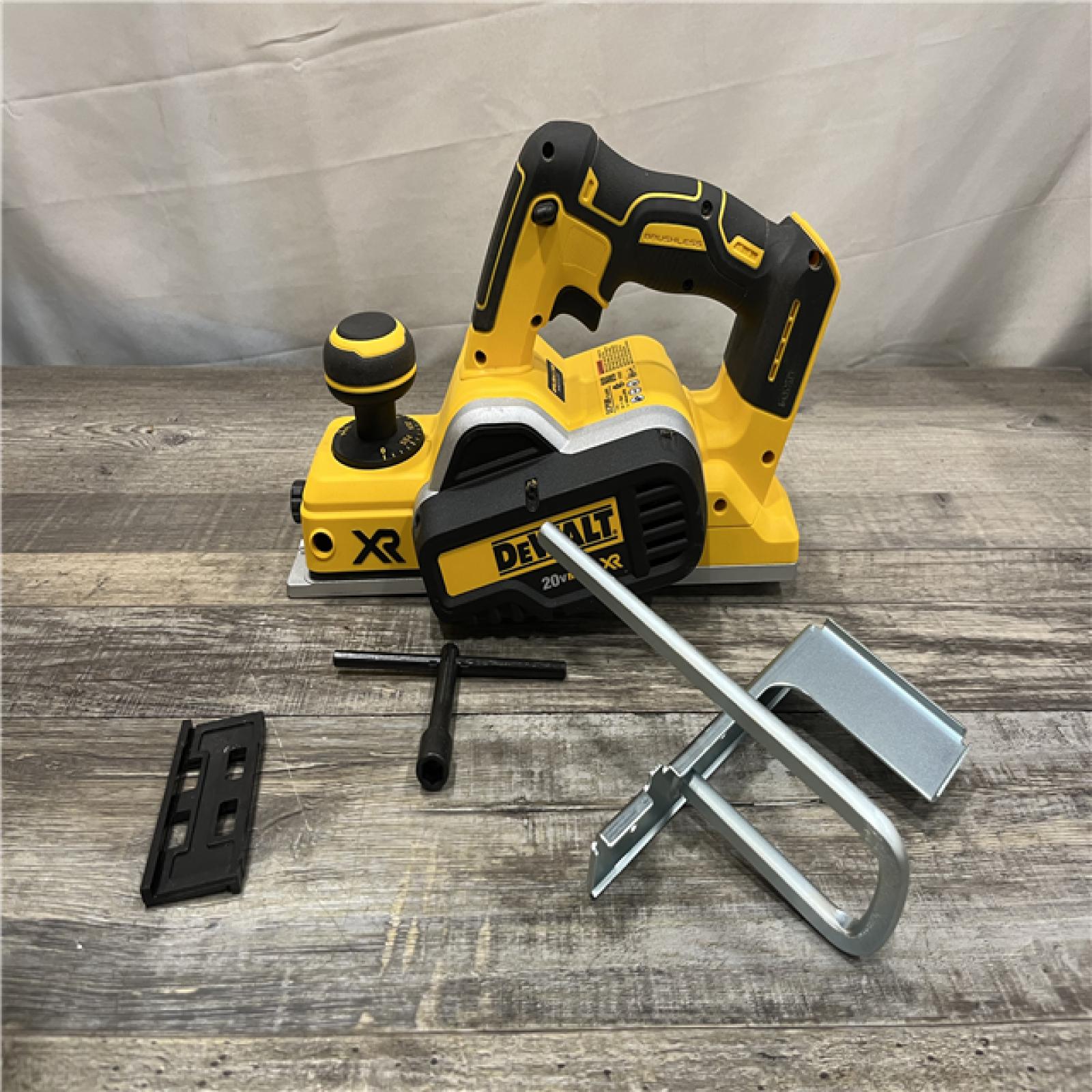 AS-IS DEWALT 20V MAX XR Cordless Brushless 3-1/4 in. Planer (Tool Only)
