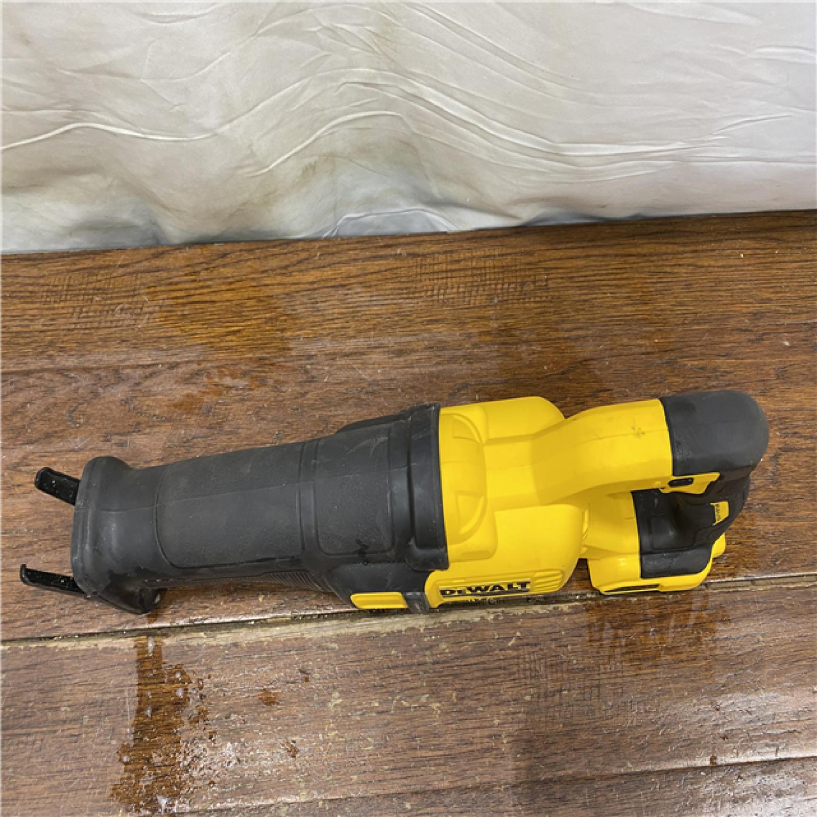 AS-IS DeWalt DCS389B FLEXVOLT 60V MAX Cordless Brushless Reciprocating Saw (Tool-Only)