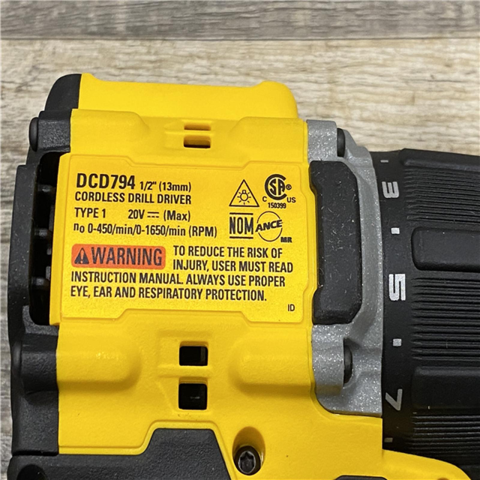 AS-IS DEWALT ATOMIC 20-Volt MAX Lithium-Ion Cordless (2-Tool) Combo Kit