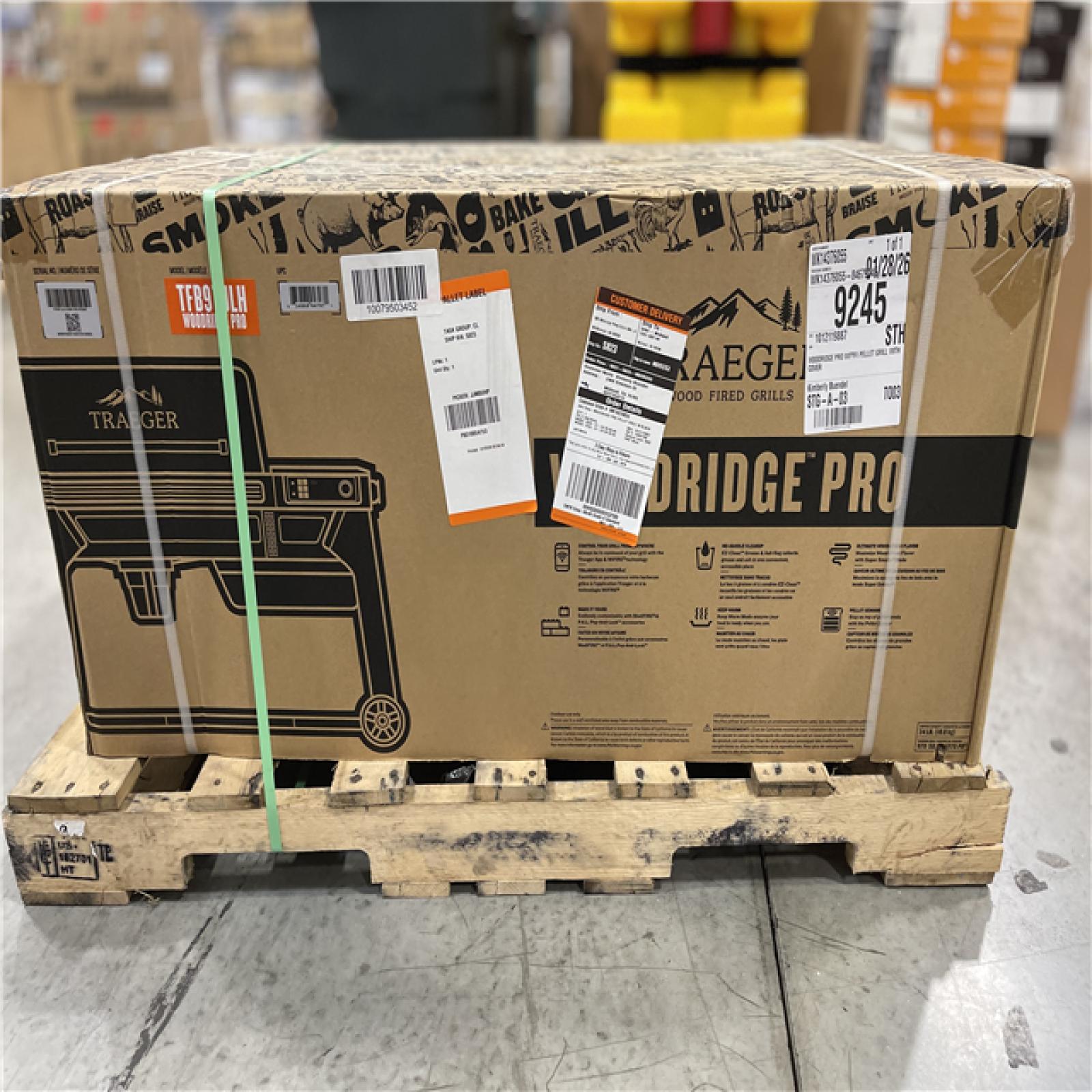 DALLAS LOCATION - Traeger Woodridge Pro Wi-Fi Pellet Grill and Smoker in Black