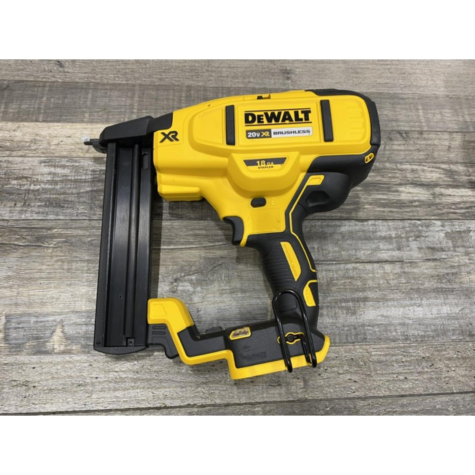 AS-IS DEWALT 20V MAX XR Lithium-Ion Cordless 18-Gauge Narrow Crown Stapler Kit
