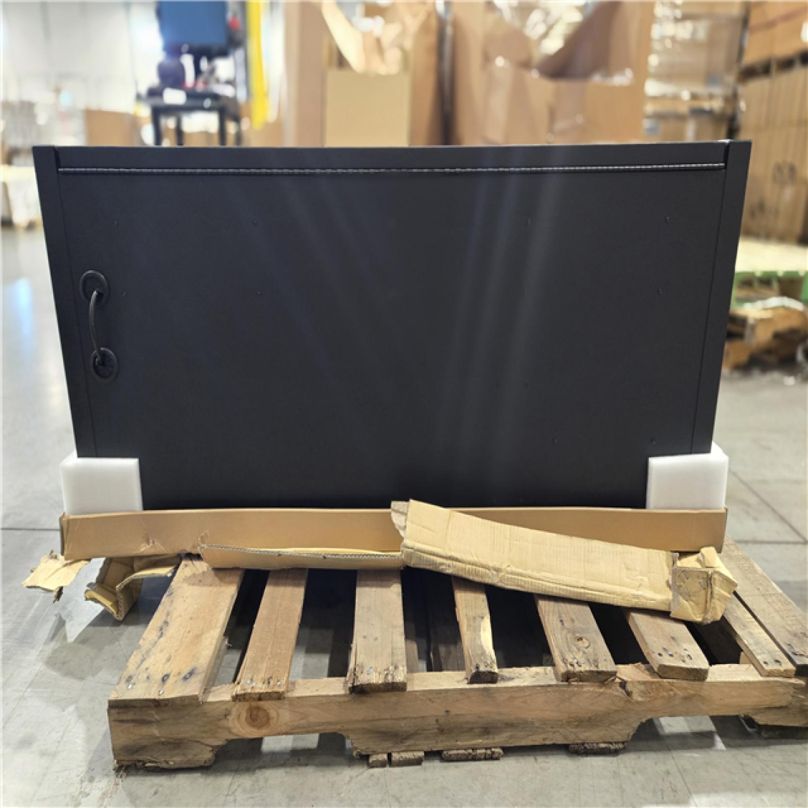 DALLAS LOCATION- HUSKY Tool Storage 52 in. W Heavy Duty Matte Black Top Tool Chest