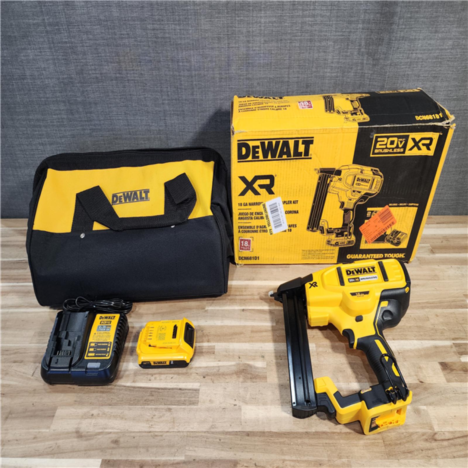 HOUSTON LOCATION - AS-IS DeWALT DCN681D1 20V MAX 18ga Cordless Brushless Narrow Crown Stapler Kit w/ BATTERY & CHARGER