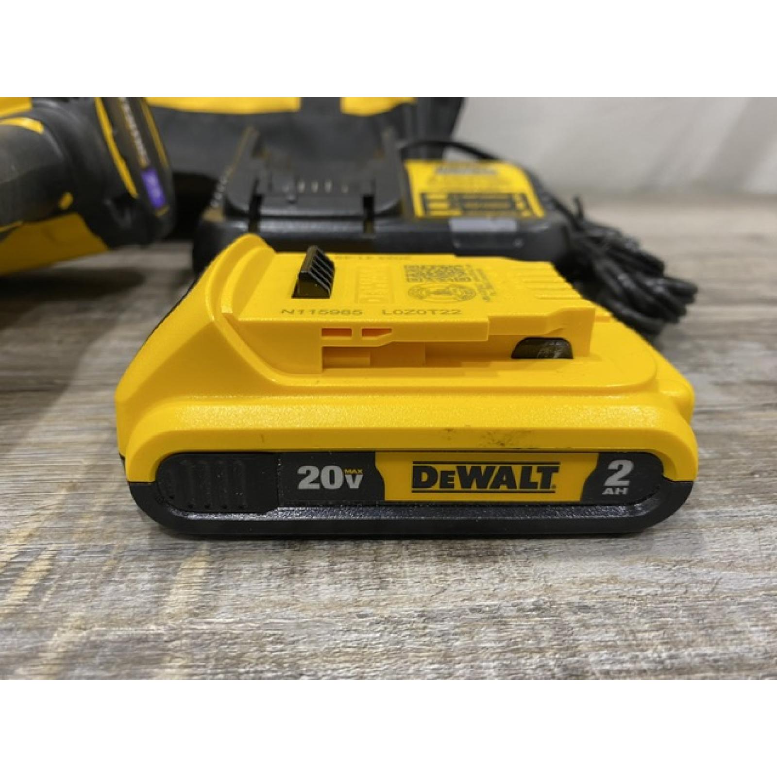 AS-IS DEWALT ATOMIC 20V MAX Lithium Ion Cordless 23 Gauge Pin Nailer Kit