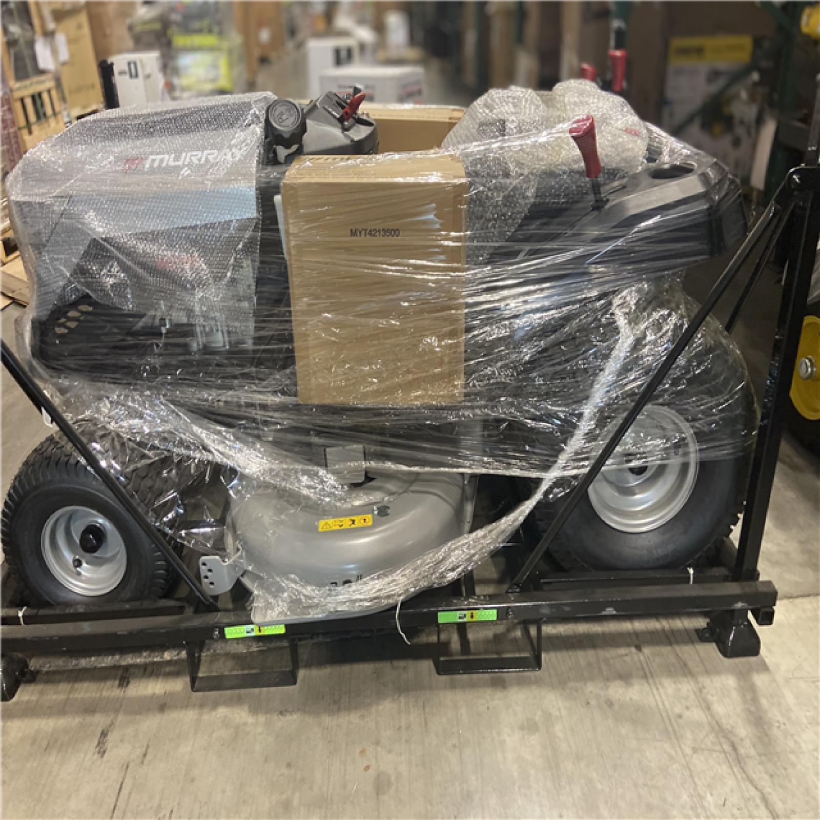 DALLAS LOCATION - Murray MT100 42 in. 13.5 HP 500cc E1350 Series Briggs and Stratton Engine 6-Speed Manual Gas Riding Lawn Tractor Mower