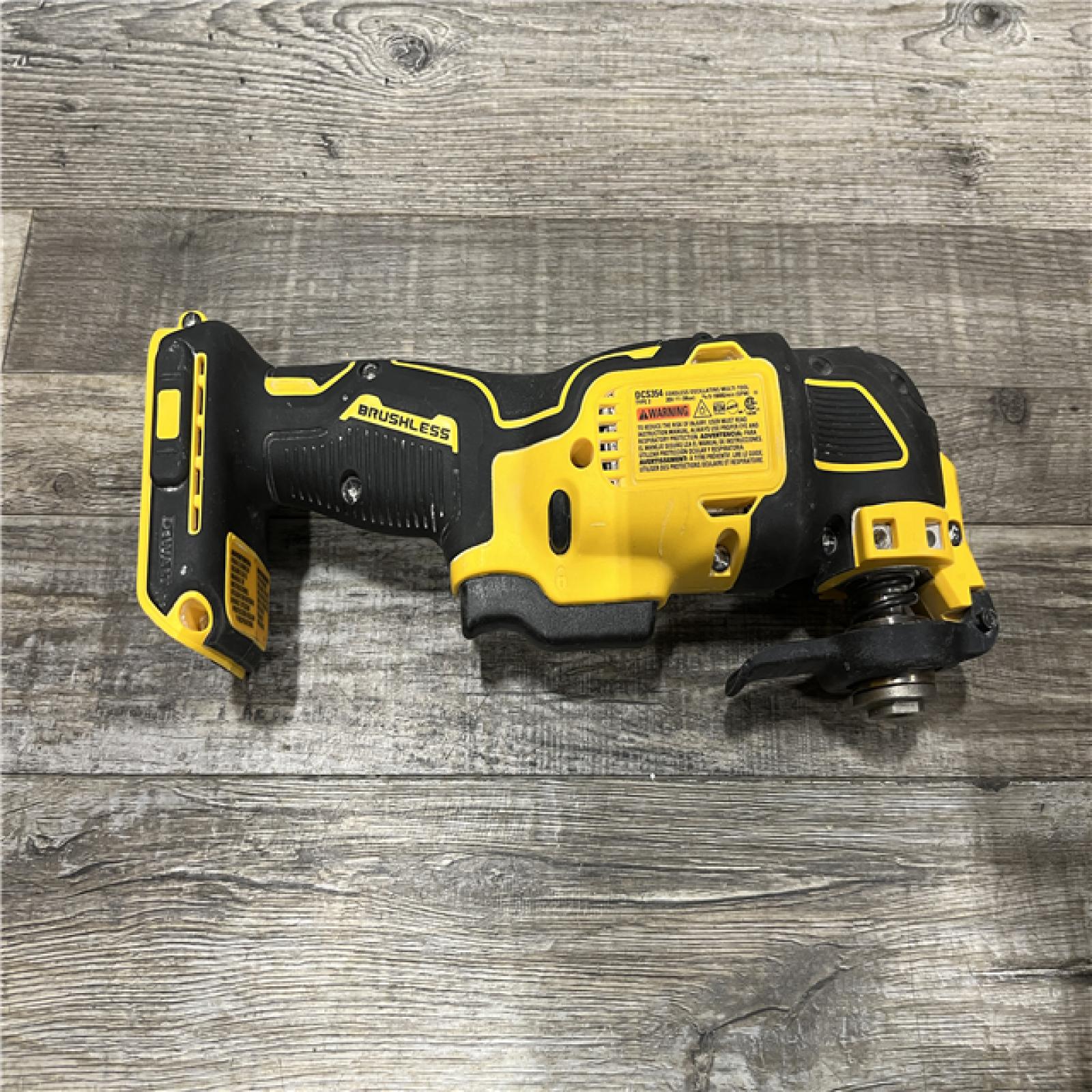 AS-IS DEWALT ATOMIC 20V MAX Cordless Brushless Oscillating Multi Tool Kit