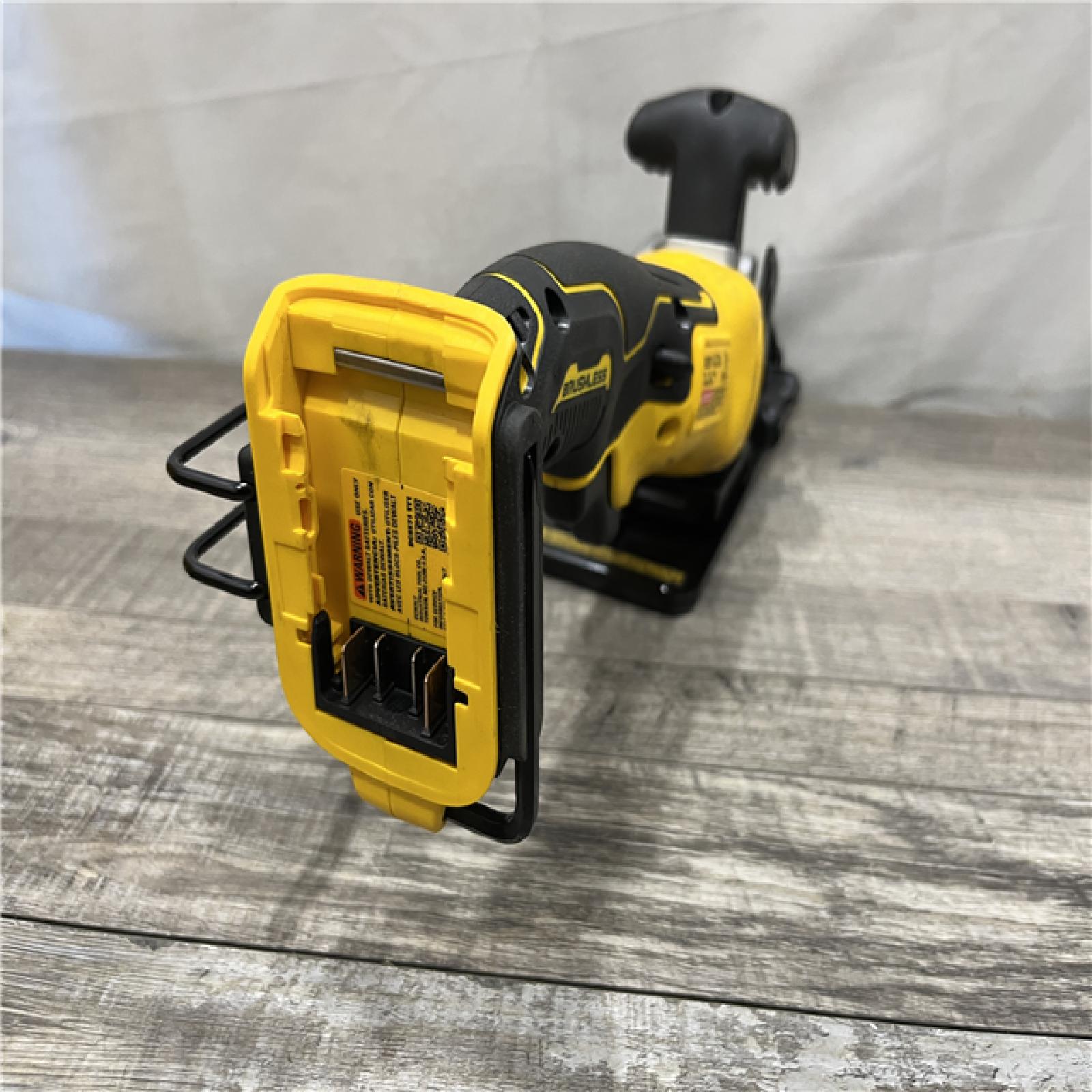 AS-IS DEWALT ATOMIC 20V MAX Cordless Brushless 4-1/2 in. Circular Saw (Tool Only)