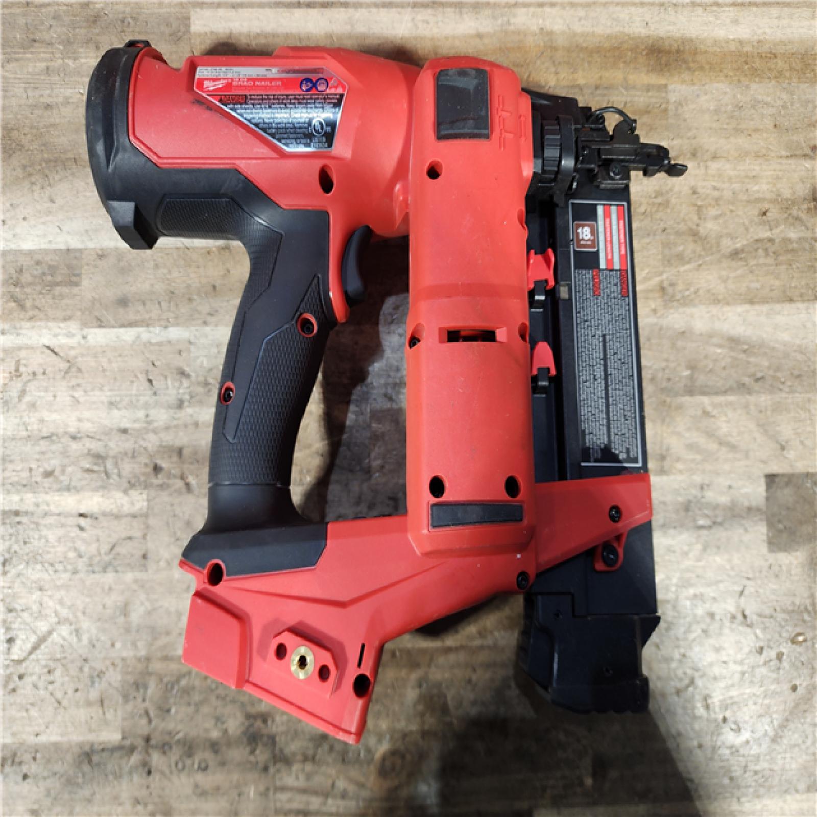HOUSTON LOCATION - AS-IS Milwaukee M18 Fuel 18V Brushless 18-Gauge Brad Nailer 2746-20 (Bare Tool)