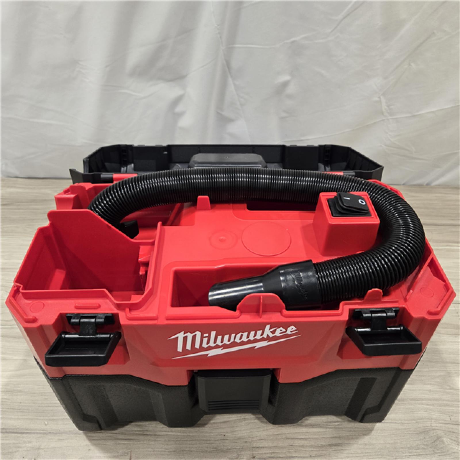 Milwaukee M18 2Gal Vacuum (Tool-Only)
