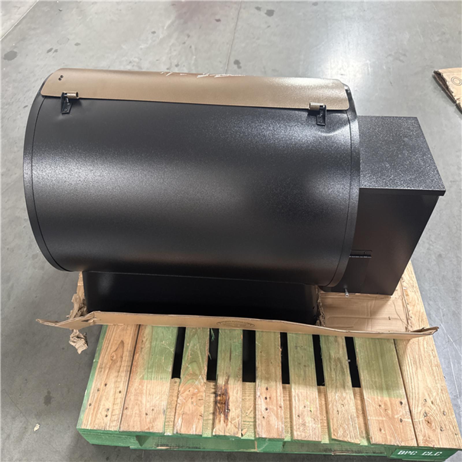 CALIFORNIA AS-IS TRAEGER WOOD FIRED GRILL PRO 34