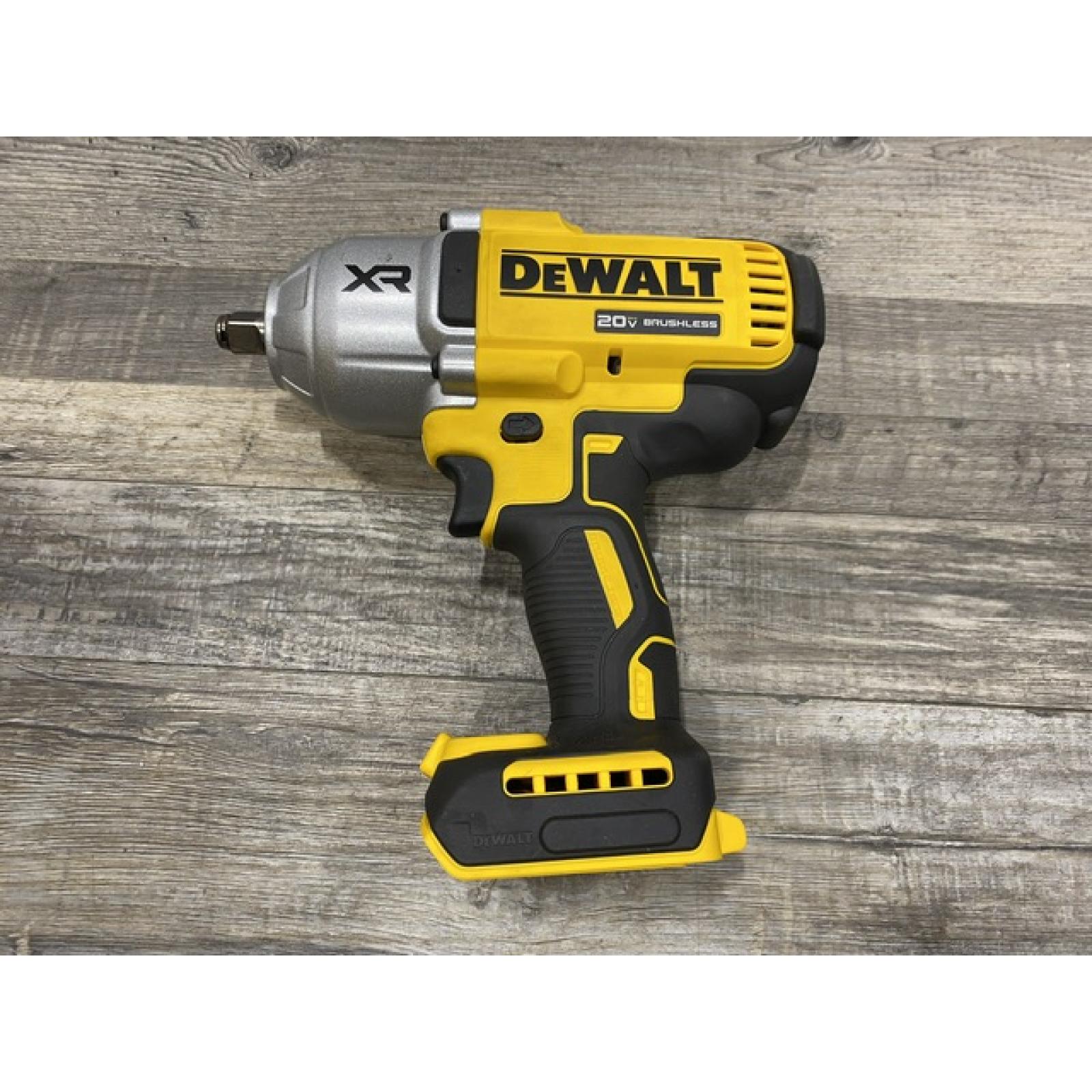 AS-IS DEWALT 20V MAX Lithium-Ion Cordless 1/2 in. Impact Wrench Kit
