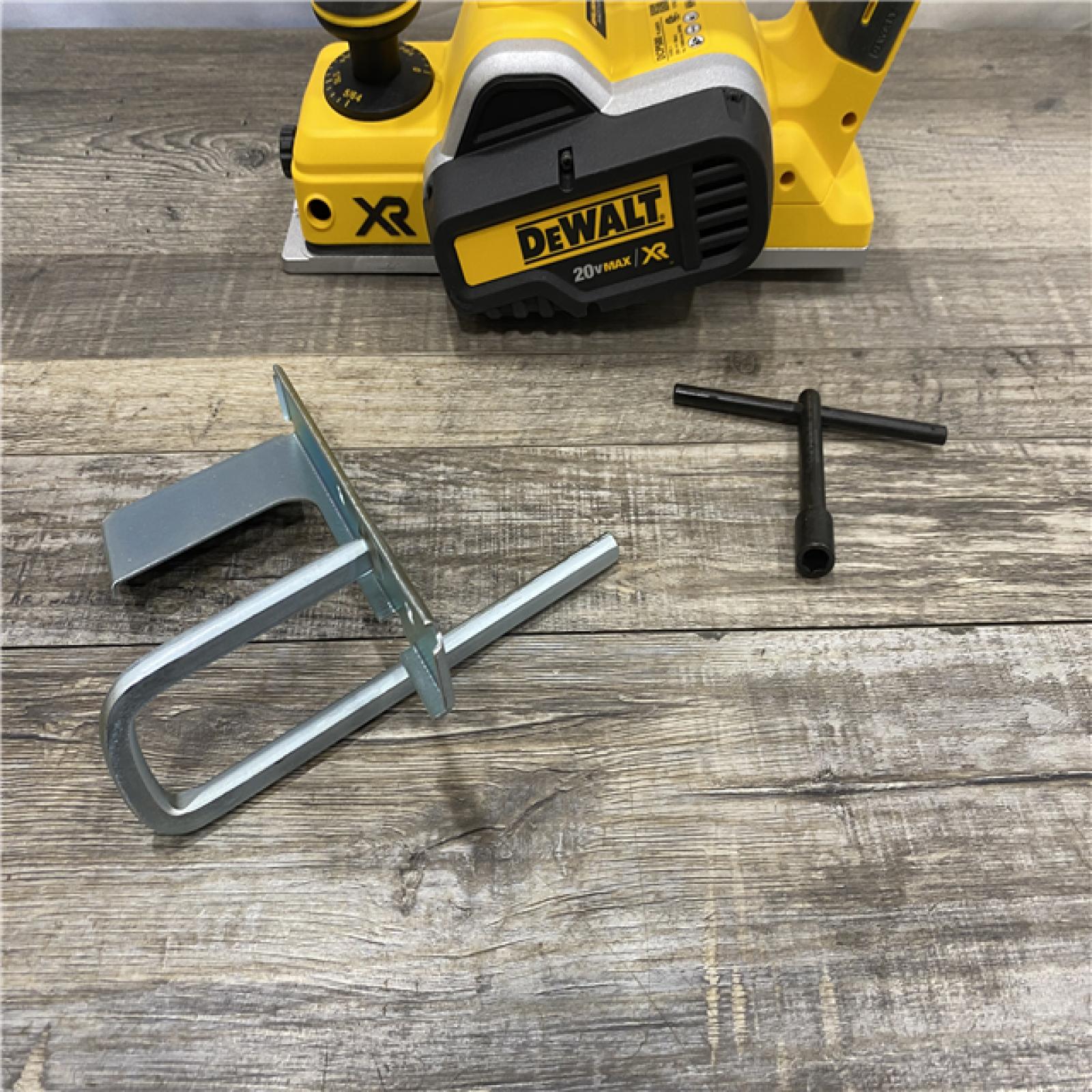 AS-IS DEWALT 20V MAX XR Cordless Brushless 3-1/4 in. Planer (Tool Only)