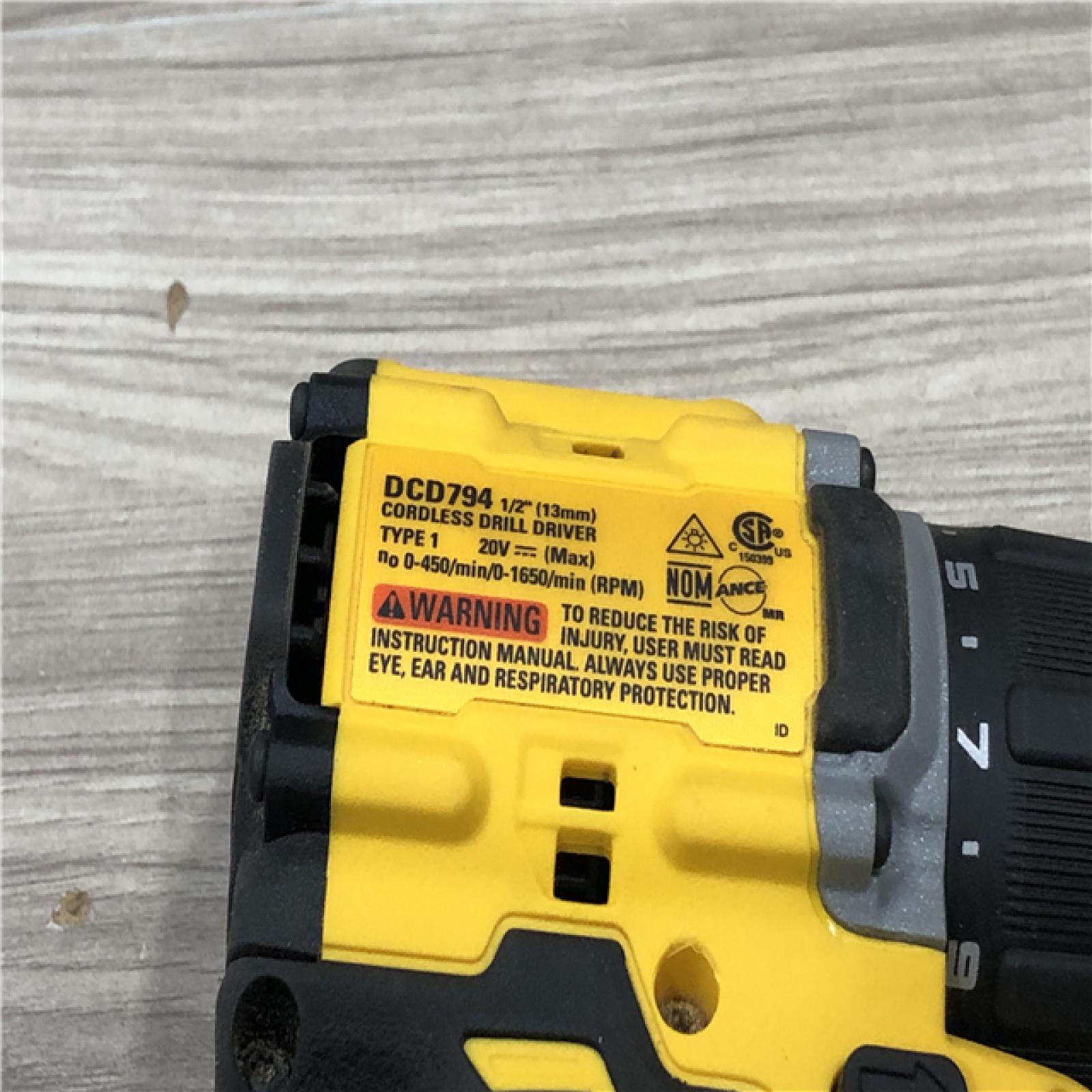 AS-IS DEWALT Atomic 20V Lithium-Ion Cordless Compact 1/2 in. Drill/Driver Kit