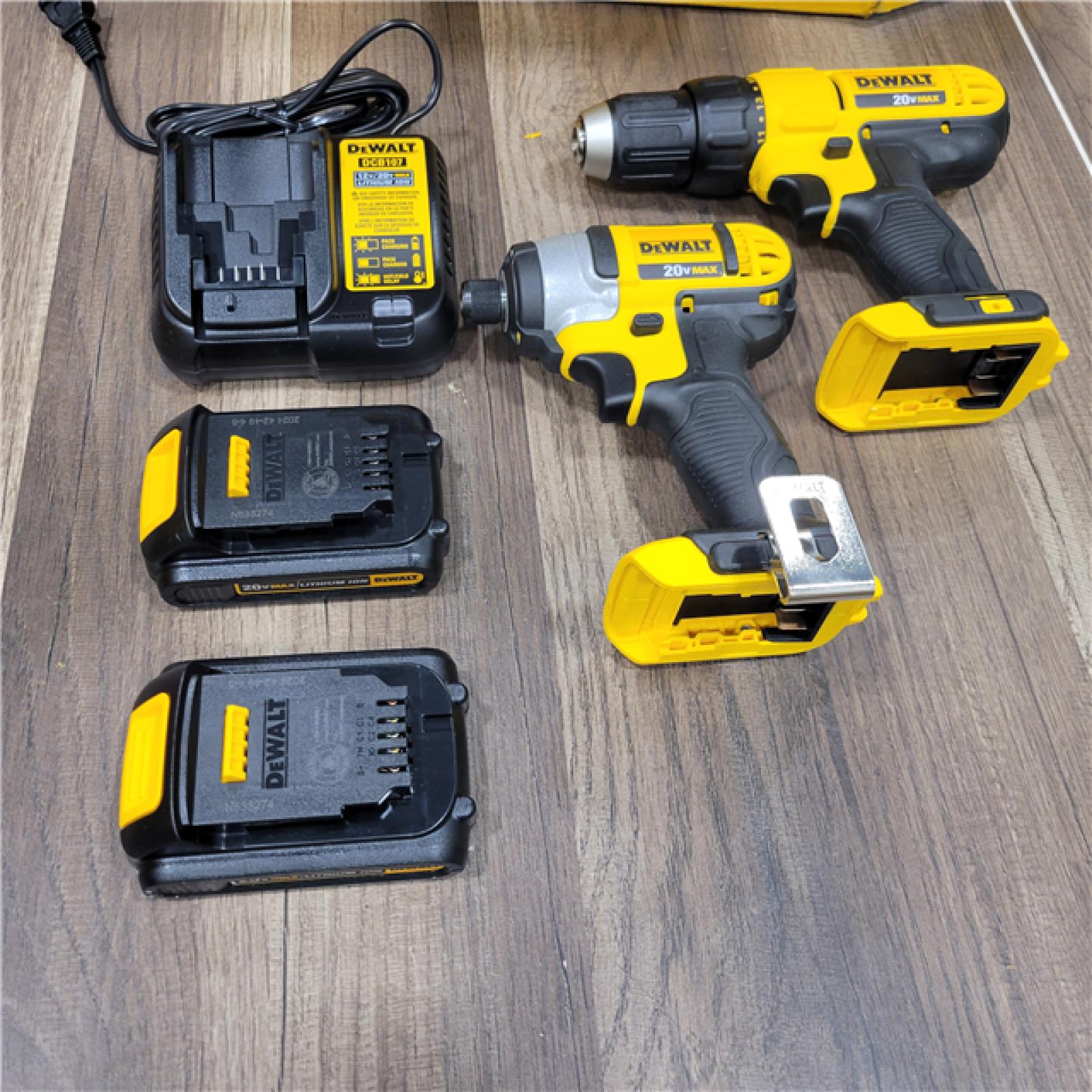 GOOD DeWALTÂ® 20V MAX Cordless Drill Driver/Impact Driver Combo Kit 1.3 Ah Lithium Ion