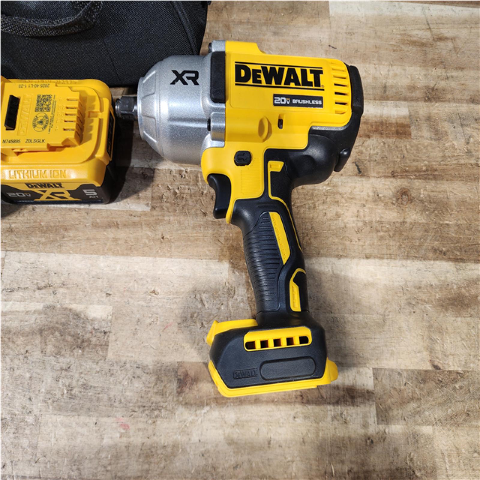 HOUSTON LOCATION - AS - IS DEWALT 20V MAX Lithium-Ion Cordless 1/2 in. Impact Wrench Kit