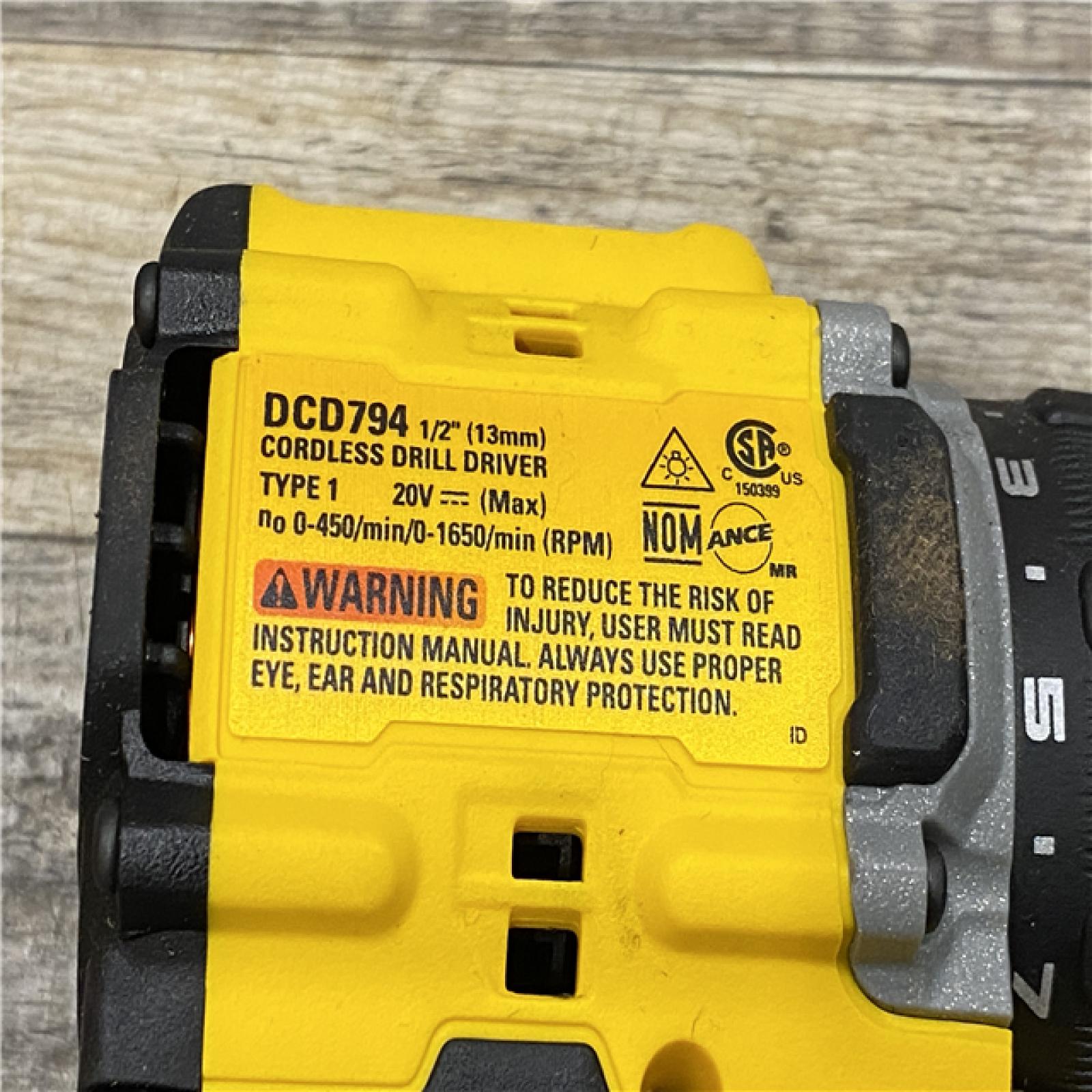 AS-IS DEWALT ATOMIC 20-Volt MAX Lithium-Ion Cordless (2-Tool) Combo Kit