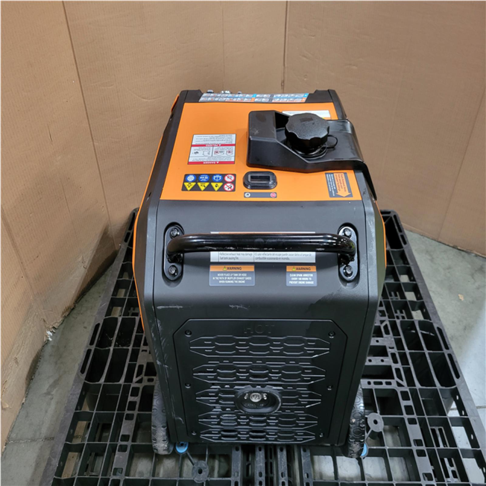 CALIFORNIA AS-IS GENERAC 3 800/3 000-WATT DUAL FUEL INVERTER GENERATOR  FULLY ENCLOSED CASE