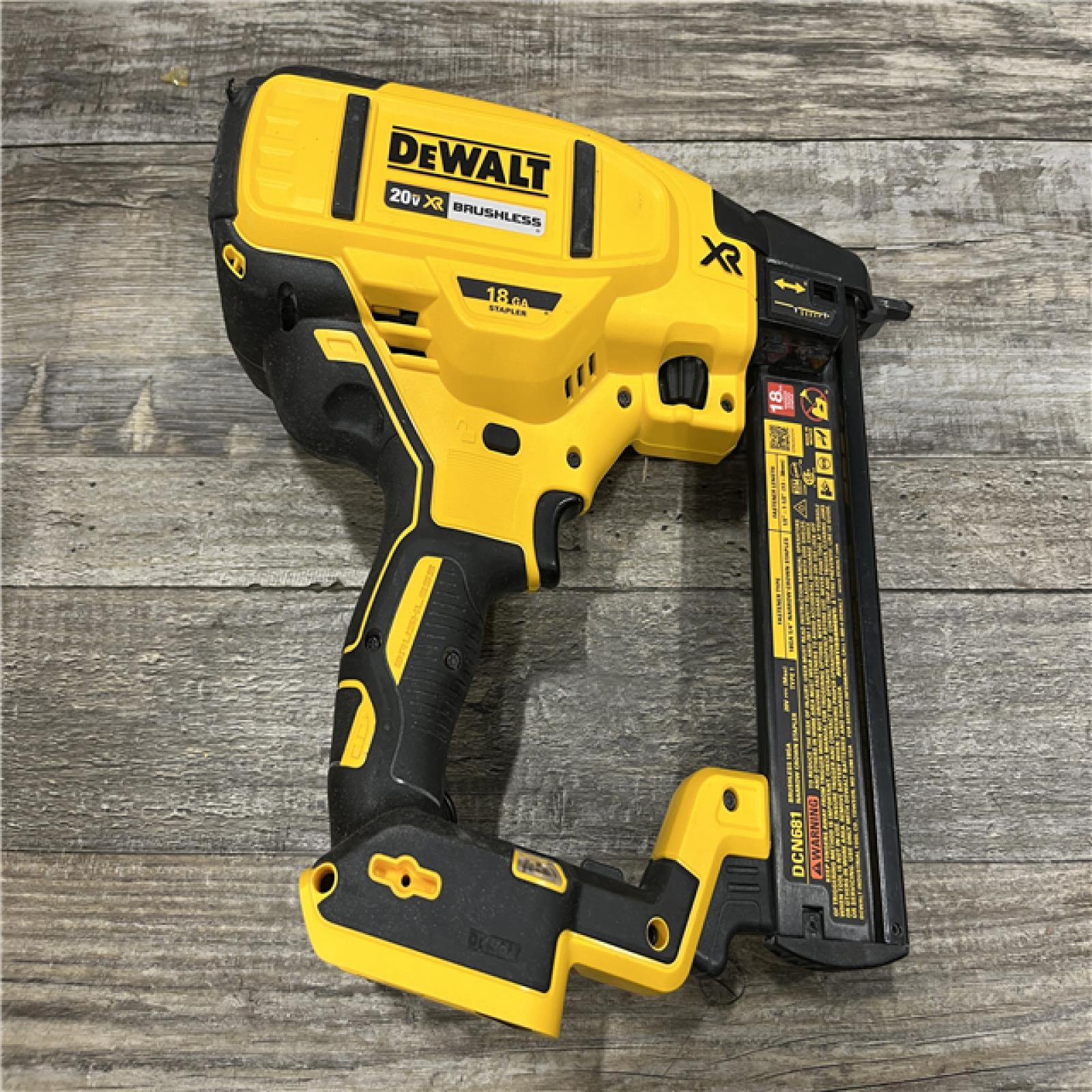 AS-IS DEWALT 20V MAX XR Lithium-Ion Cordless 18-Gauge Narrow Crown Stapler Kit