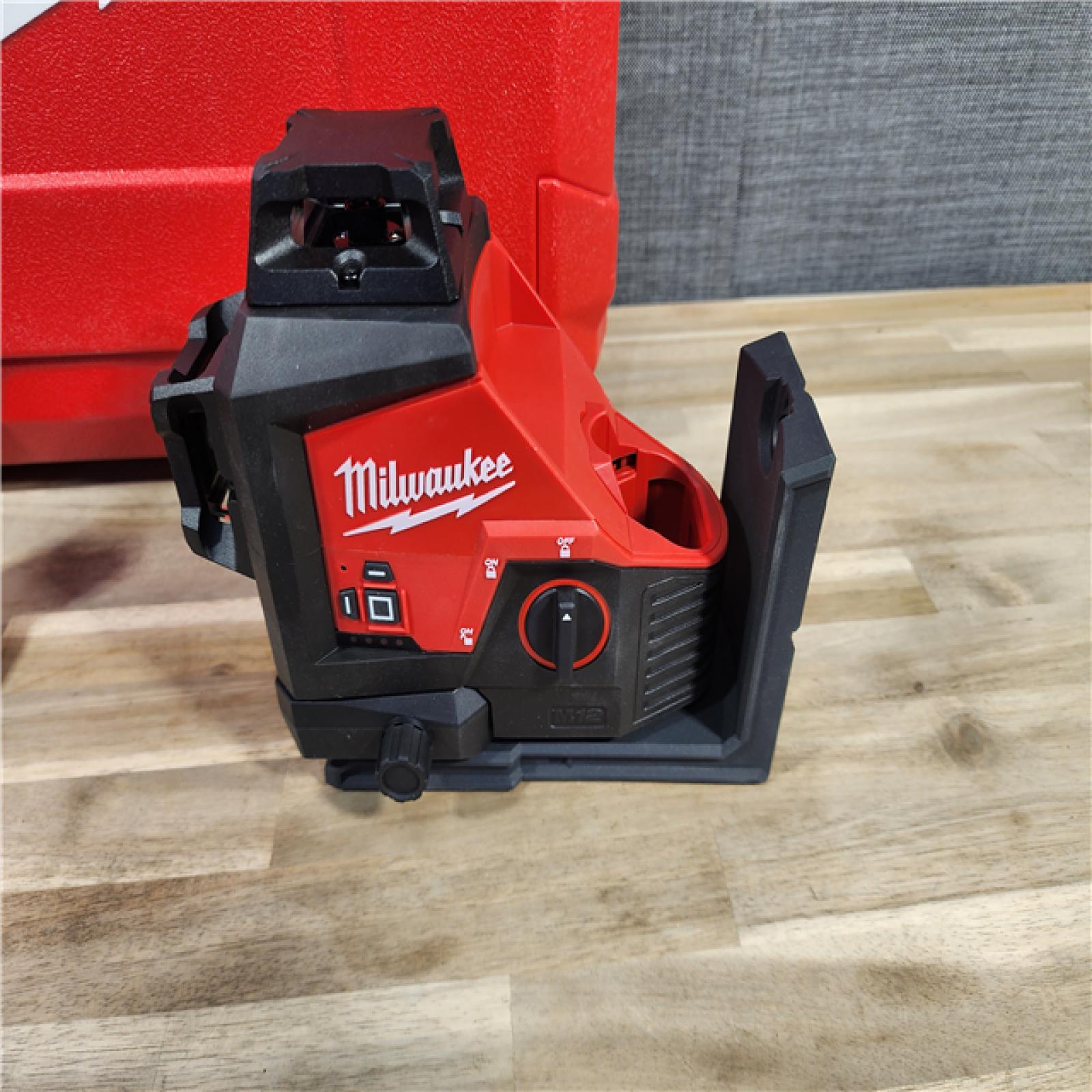 HOUSTON LOCATION - AS-IS (APPEARS LIKE NEW) Milwaukee-3632-21 M12 Green Beam Laser 360Â° 3-Plane Kit