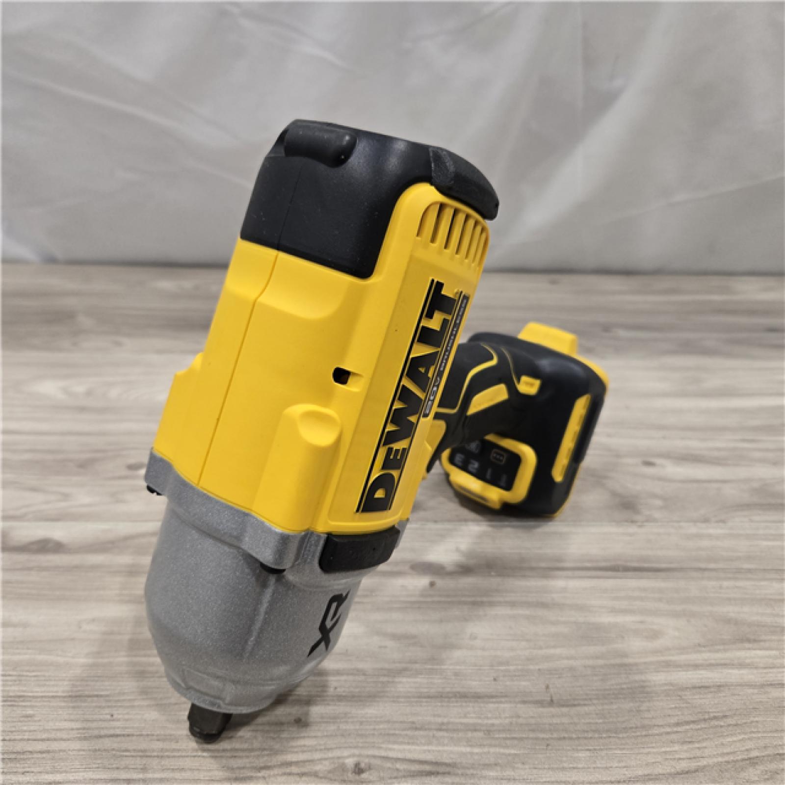 AS-IS Dewalt 20V MAX Lithium-Ion Cordless 1/2 in. Impact Wrench Kit