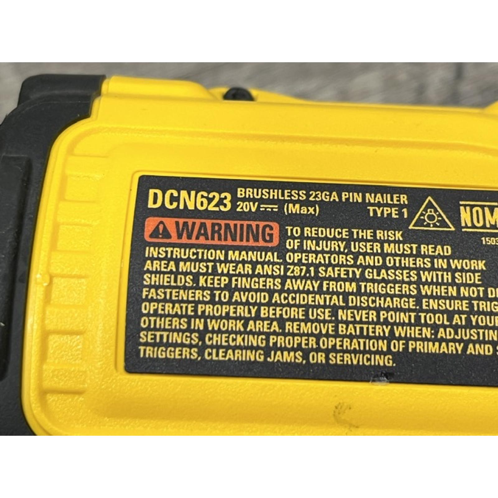 AS-IS DEWALT ATOMIC 20V MAX Lithium Ion Cordless 23 Gauge Pin Nailer Kit