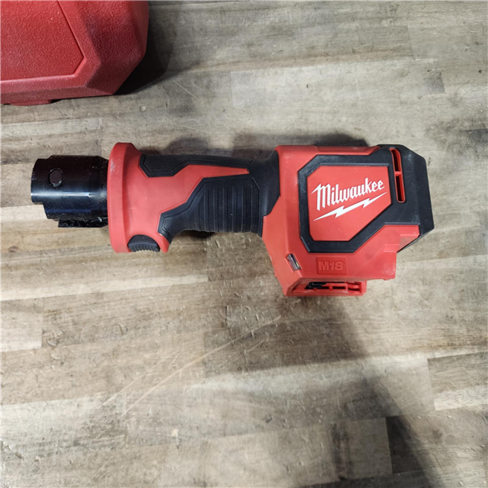 HOUSTON LOCATION - AS-IS Milwaukee 18V Lithium-Ion Cordless Short Throw Press Tool Kit