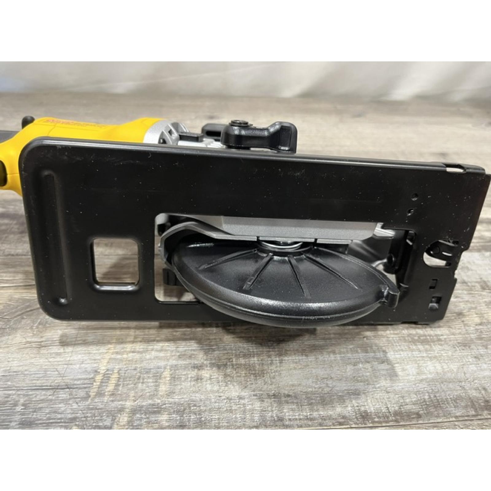 AS-IS DEWALT ATOMIC 20V MAX Cordless Brushless 4-1/2 in. Circular Saw (Tool Only)