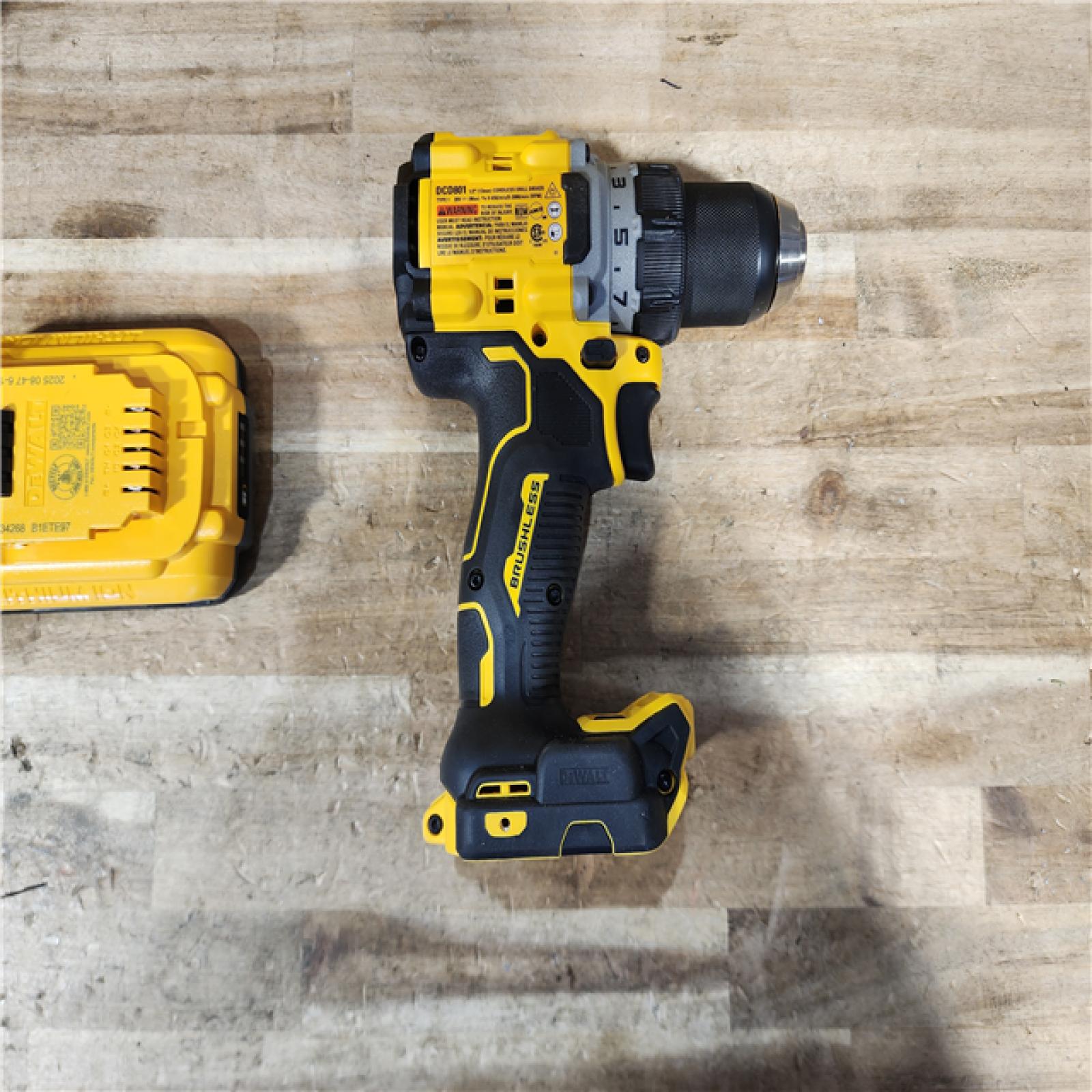 HOUSTON LOCATION - AS - IS DEWALT 20V XR Lithium-Ion Cordless Brushless 1/2 in. Drill/Driver Kit