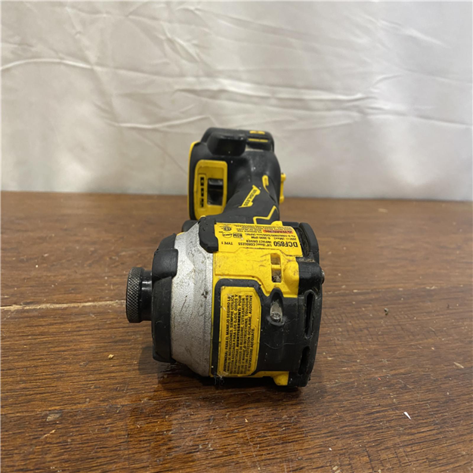 AS-IS DEWALT ATOMIC 20V MAX Lithium-Ion Cordless 1/4 in. Brushless Impact Driver Kit, 5 Ah Battery, Charger, and Bag