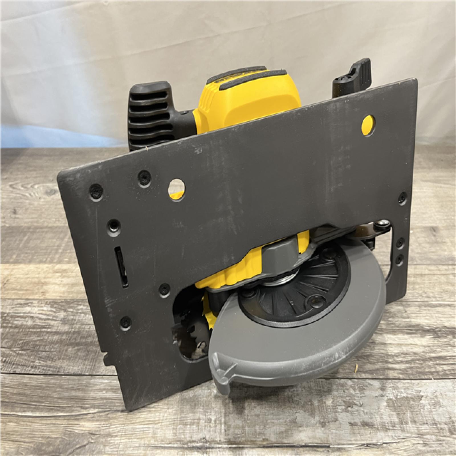 AS-IS DEWALT FLEXVOLT 60V MAX Cordless Brushless 7-1/4 in. Circular Saw with Brake (Tool Only)