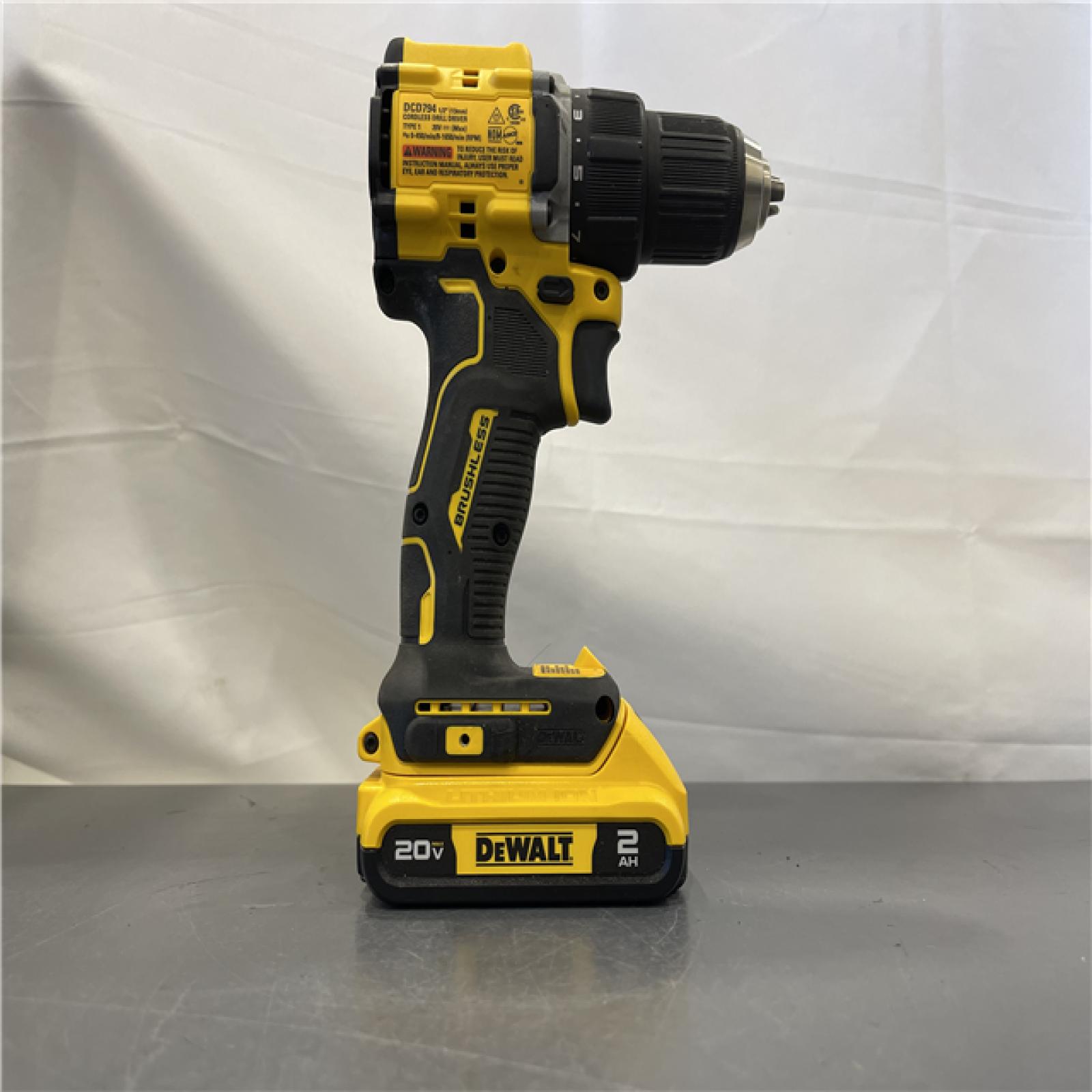 AS-IS - DEWALT ATOMIC COMPACT SERIES 20V MAX* Brushless Cordless 1/2 Drill/Driver Kit