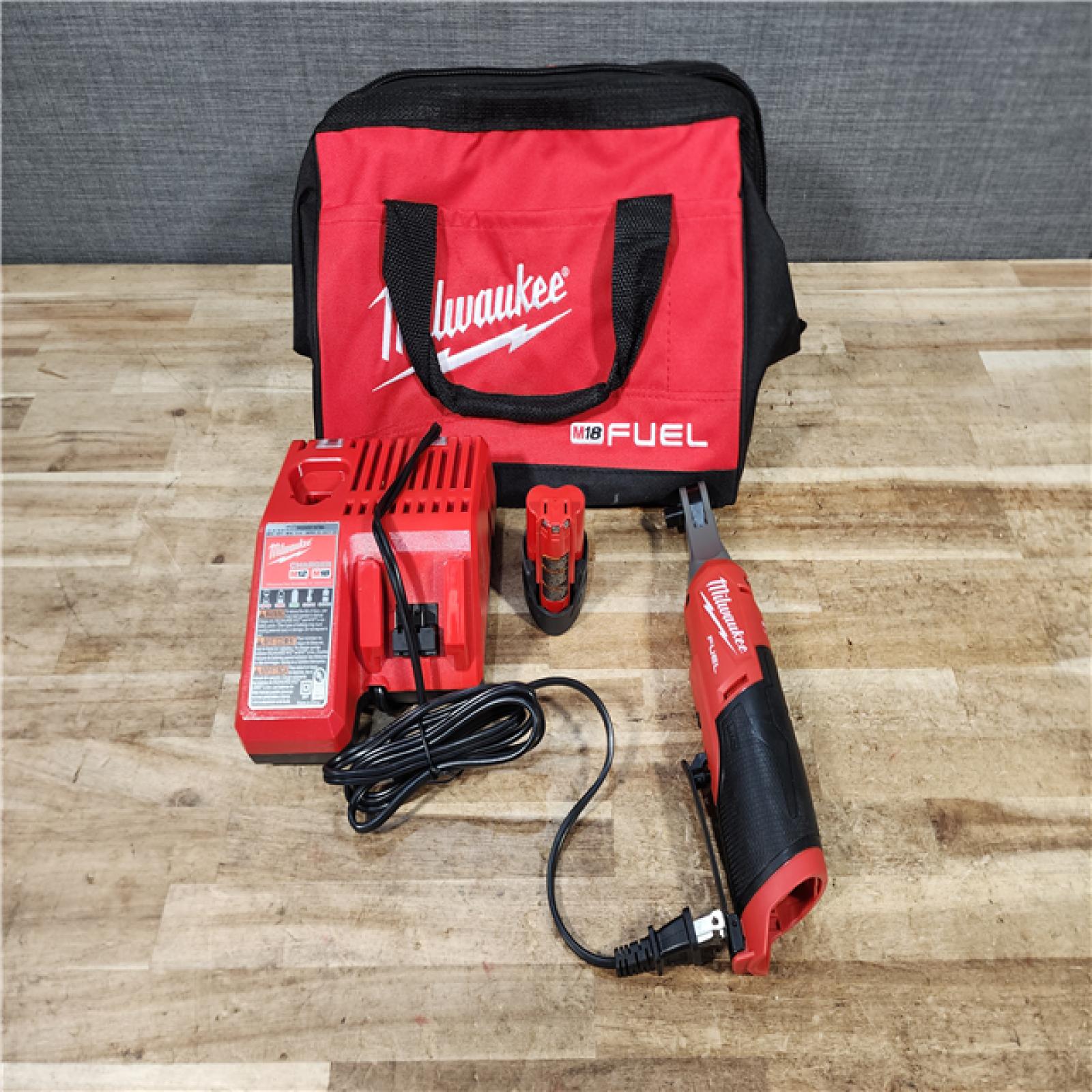 HOUSTON LOCATION - AS - IS Milwaukee FUEL 12V Lithium-Ion Brushless Cordless High Speed 3/8 in. Ratchet Kit